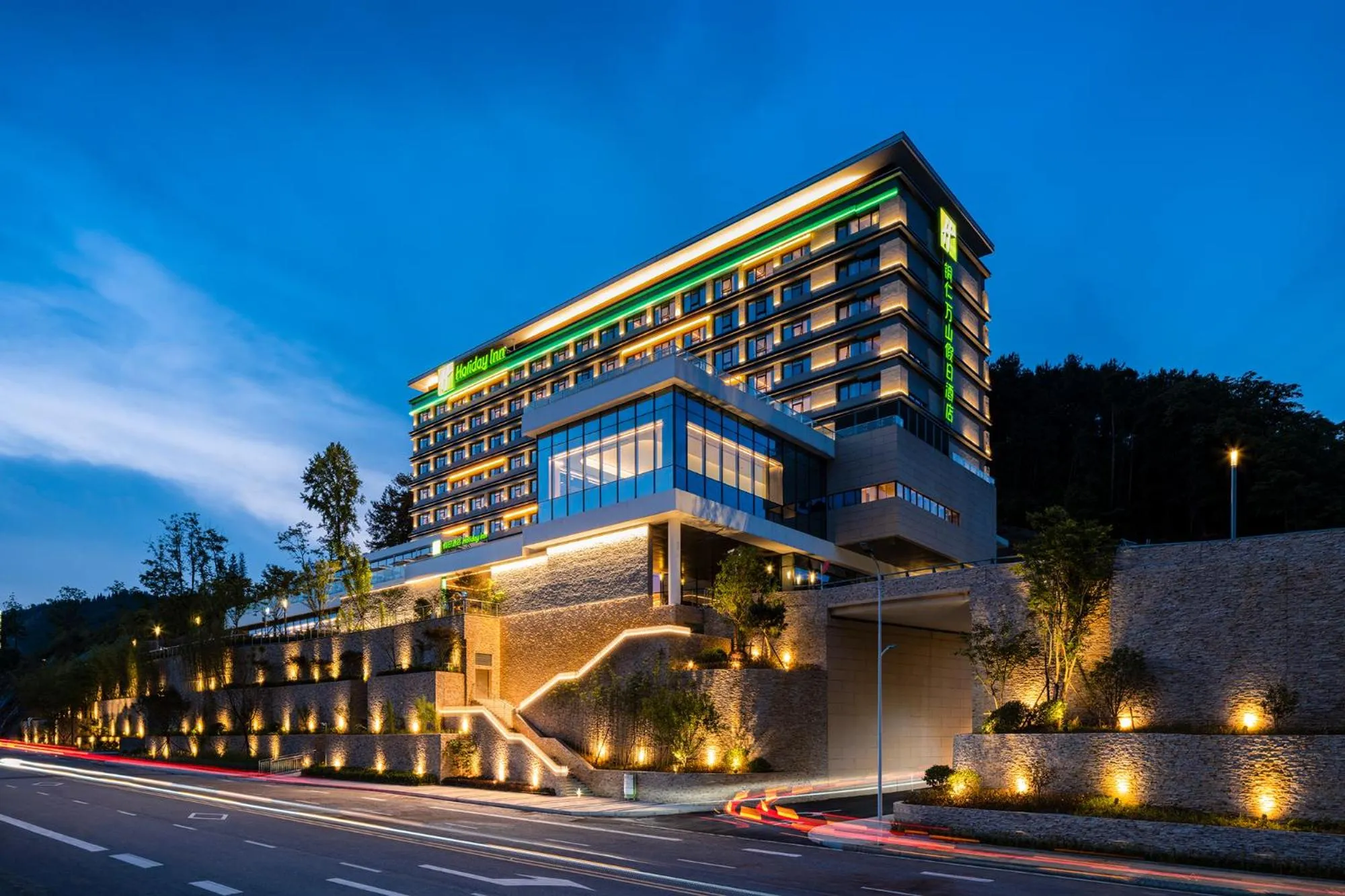 Property building in Holiday Inn Tongren Wanshan by IHG
