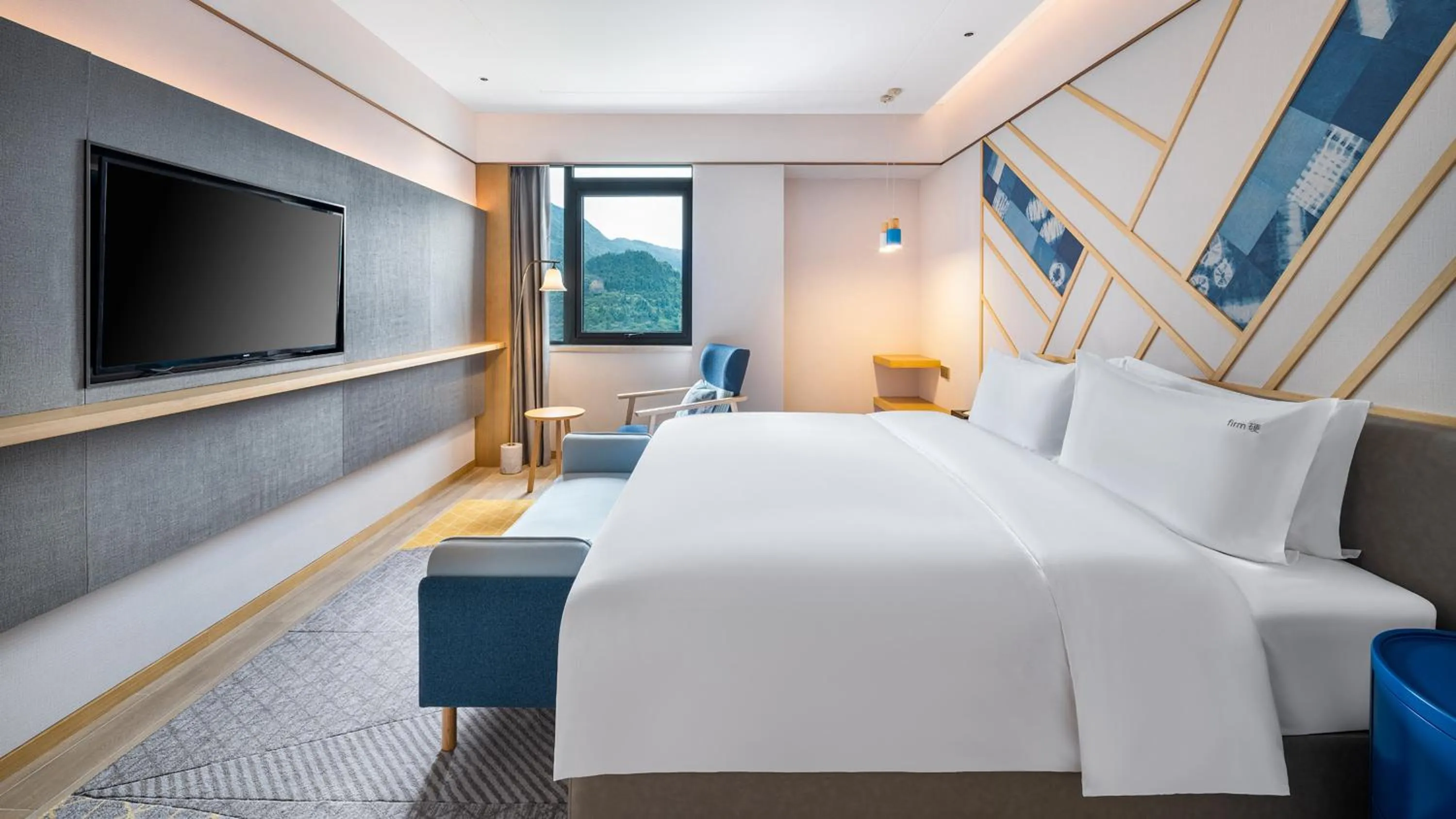 Photo of the whole room, Bed in Holiday Inn Tongren Wanshan by IHG