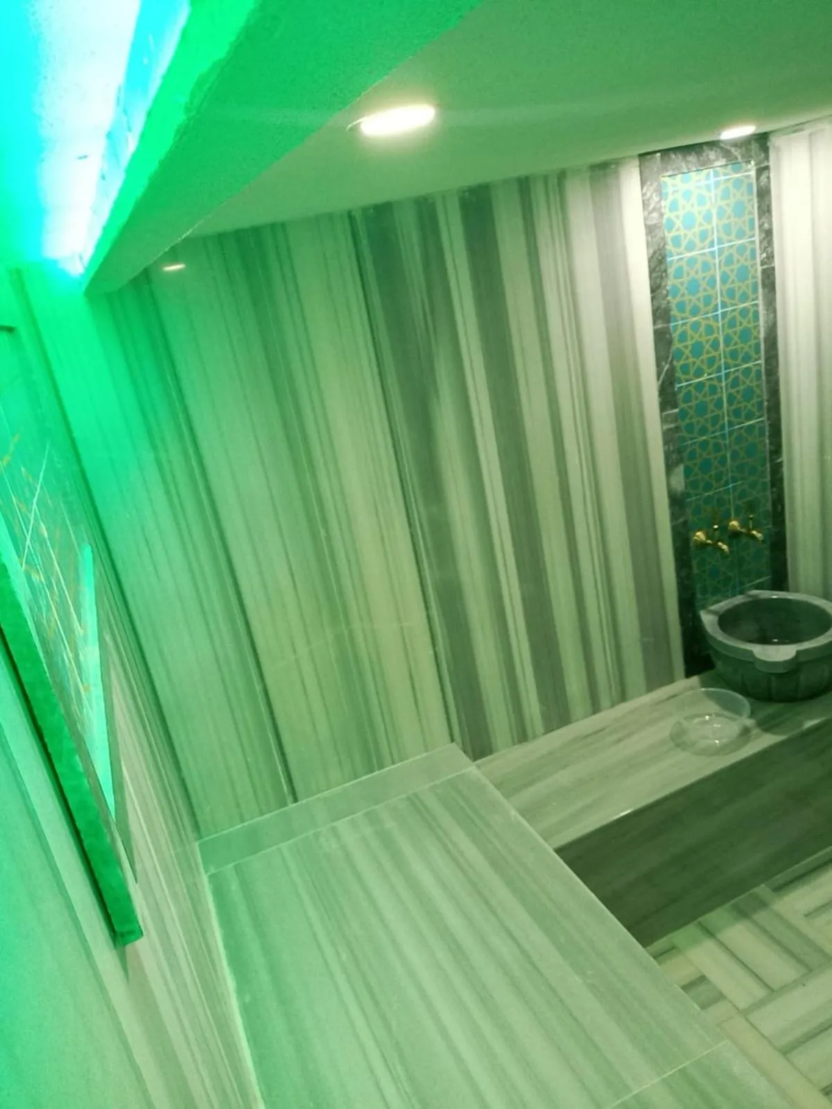 Shower in Grand Park Hotel Istanbul Beylikduzu