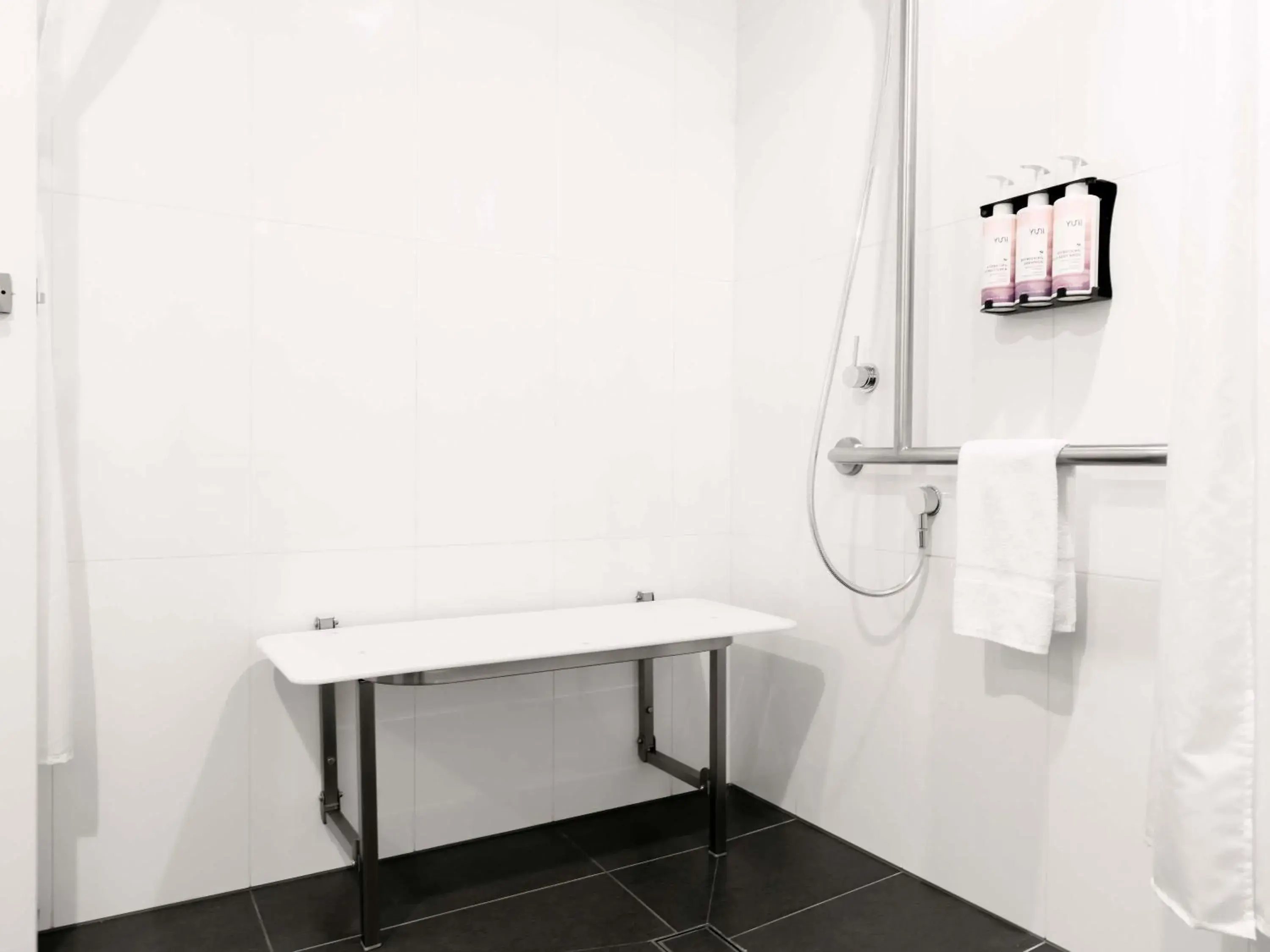 Bedroom in Movenpick Hotel Melbourne On Spencer Bedroom in Movenpick Hotel Melbourne On Spencer