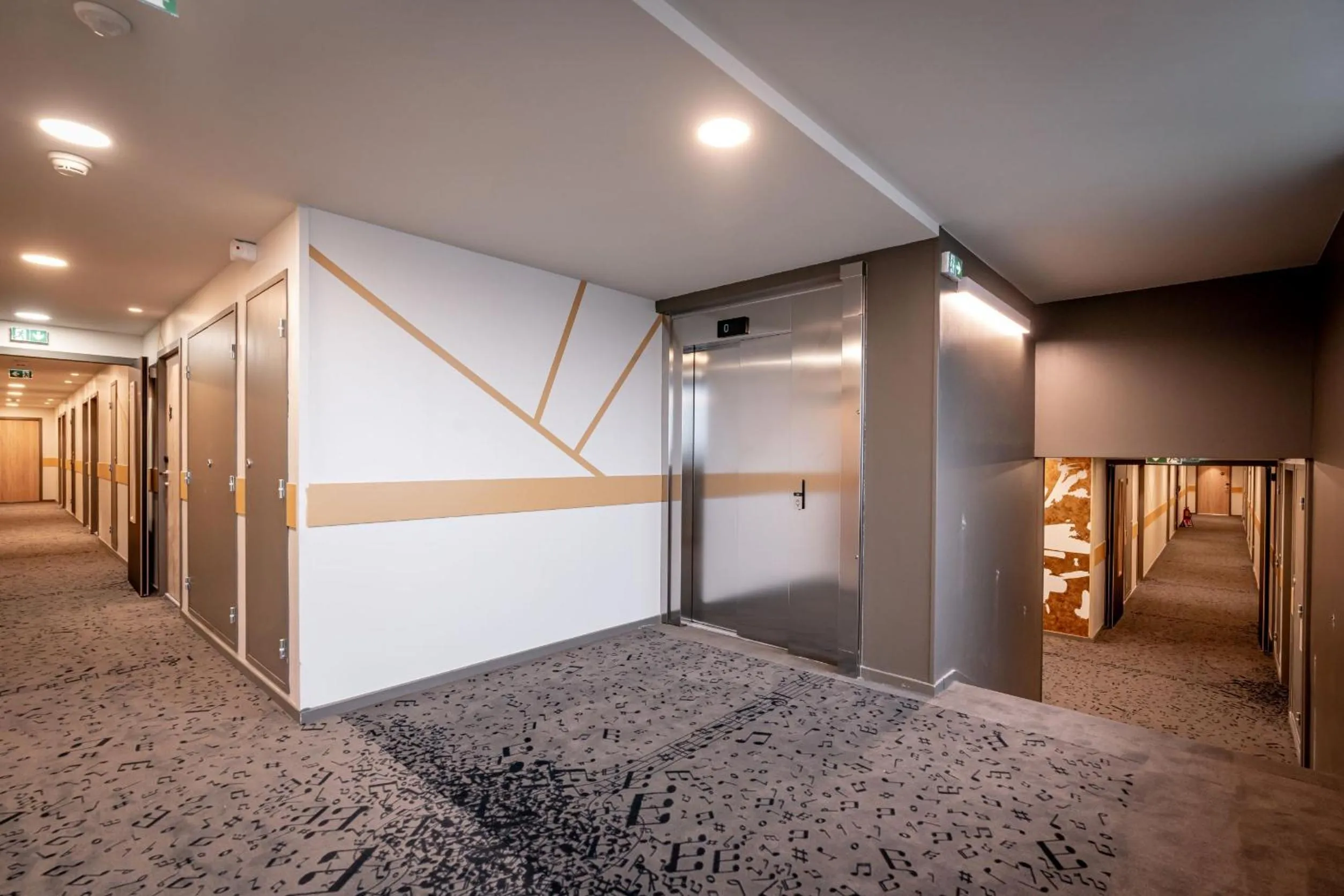 elevator, Bed in ibis Styles Valenciennes Petite Foret