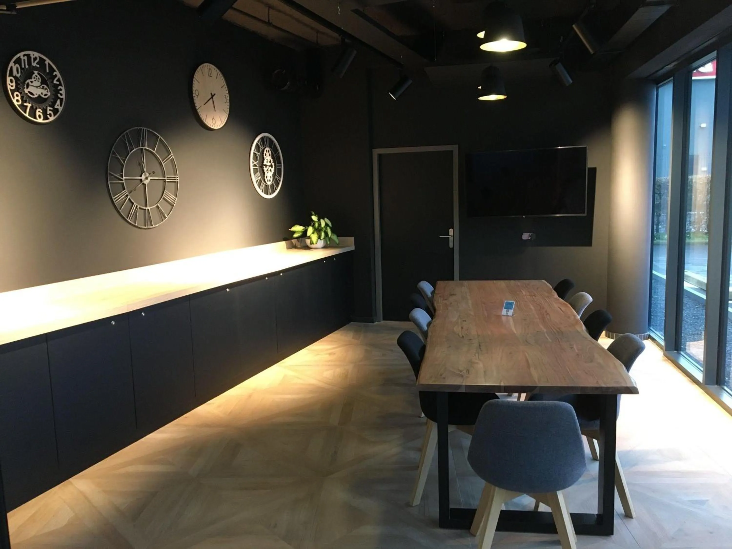 Meeting/conference room in ibis Styles Valenciennes Petite Foret