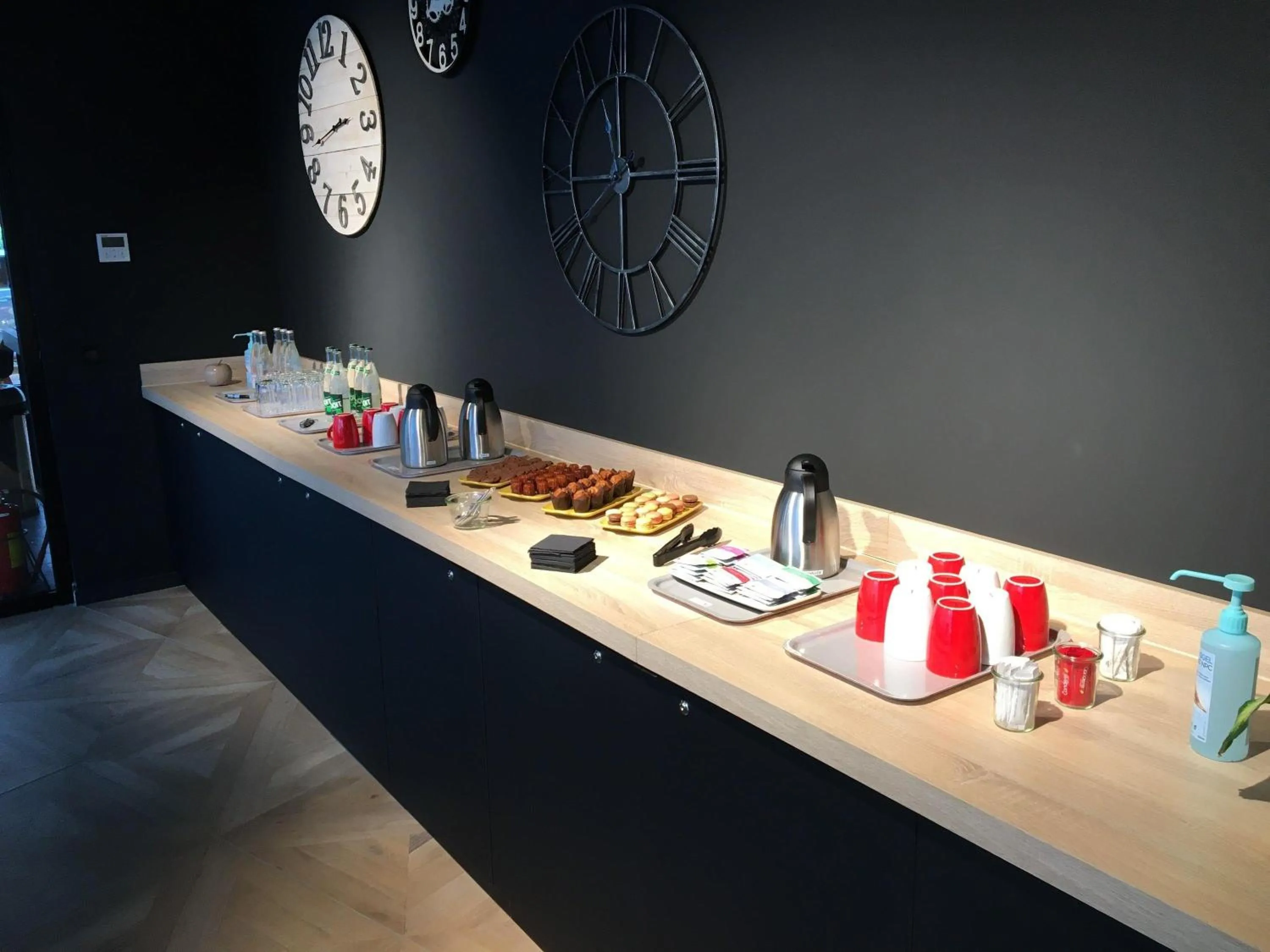 Meeting/conference room in ibis Styles Valenciennes Petite Foret