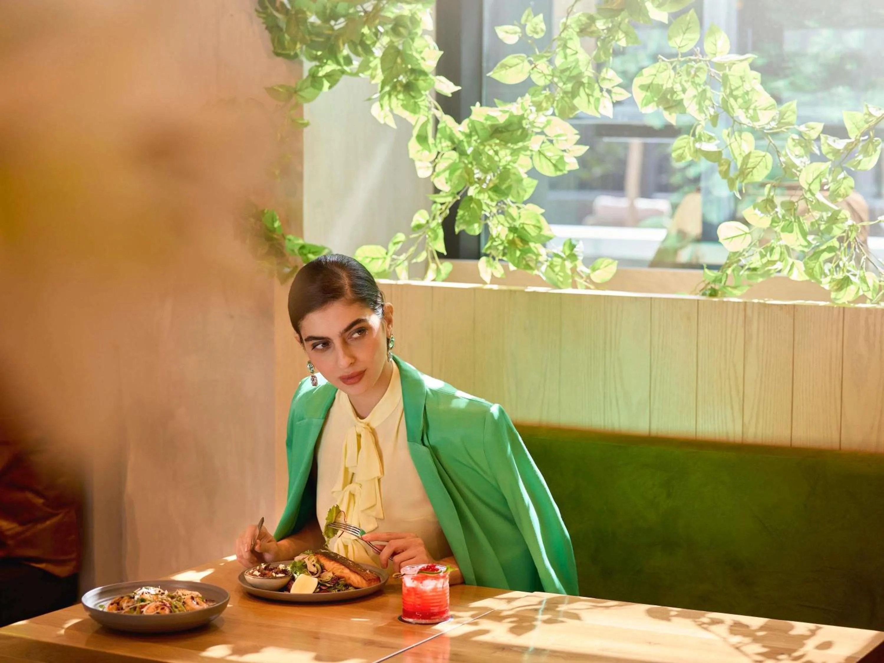 Restaurant/places to eat in Fairmont Ramla Riyadh