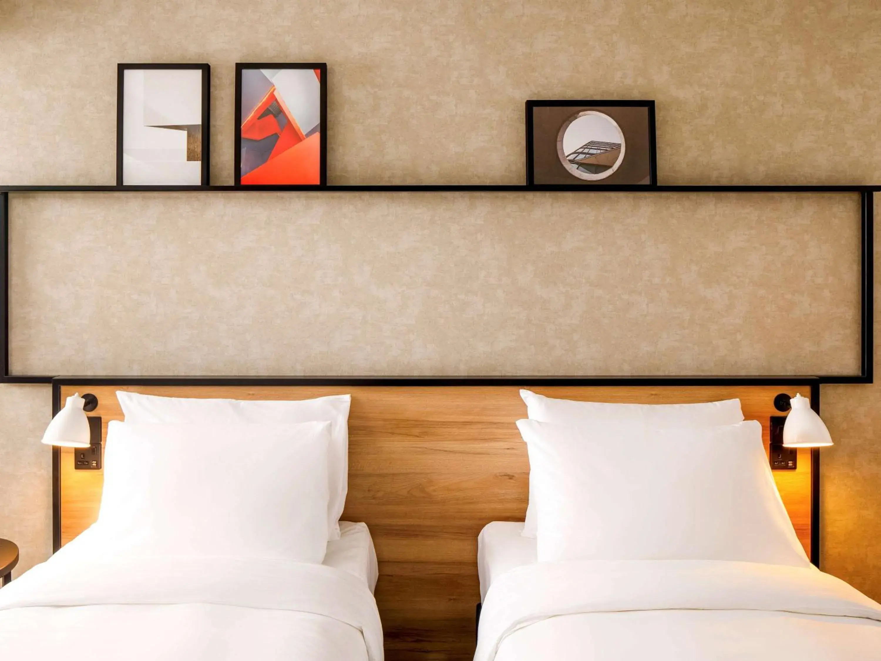 Photo of the whole room, Bed in ibis London Sutton Point Photo of the whole room, Bed in ibis London Sutton Point