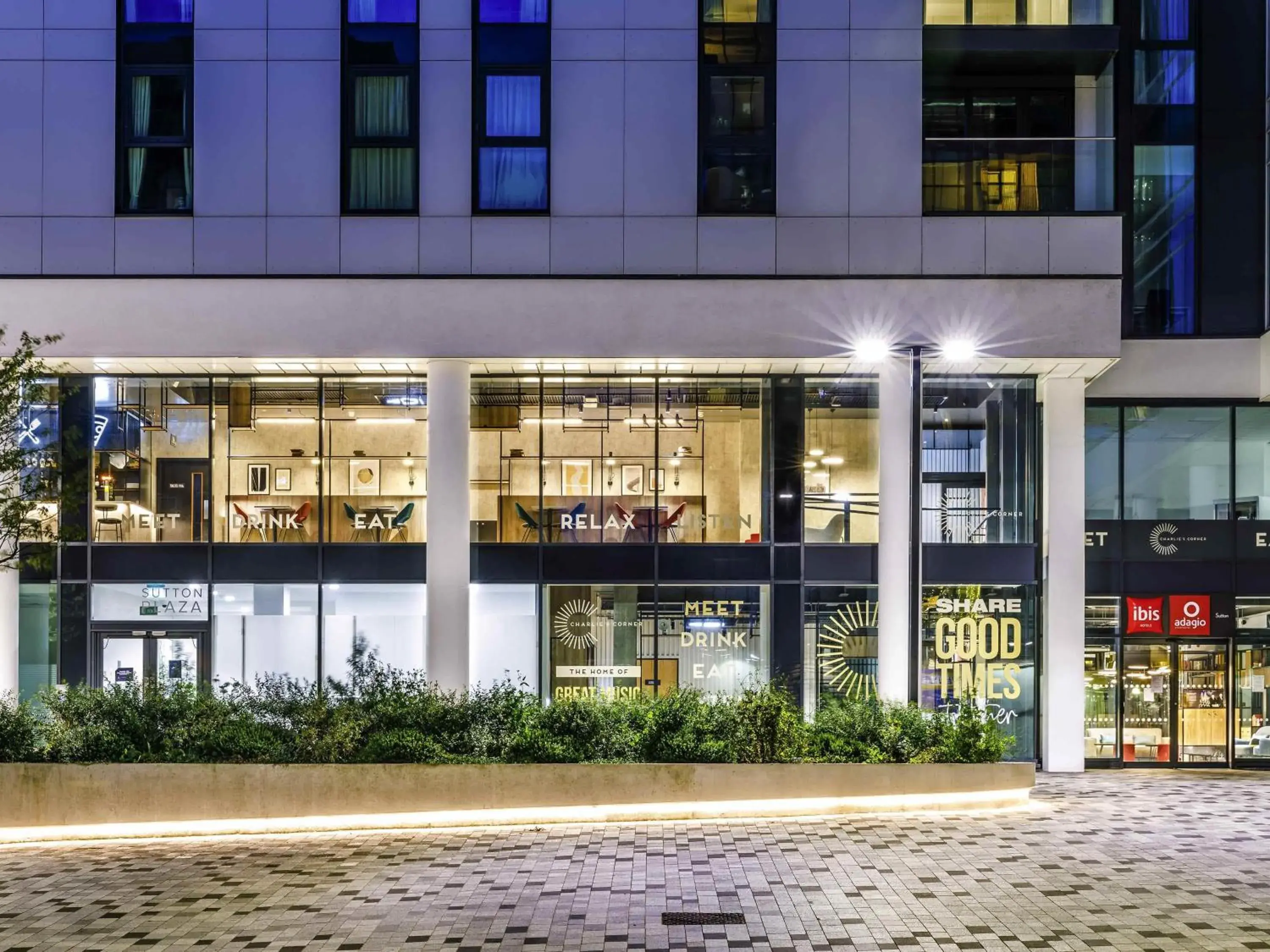 Restaurant/places to eat in ibis London Sutton Point Restaurant/places to eat in ibis London Sutton Point