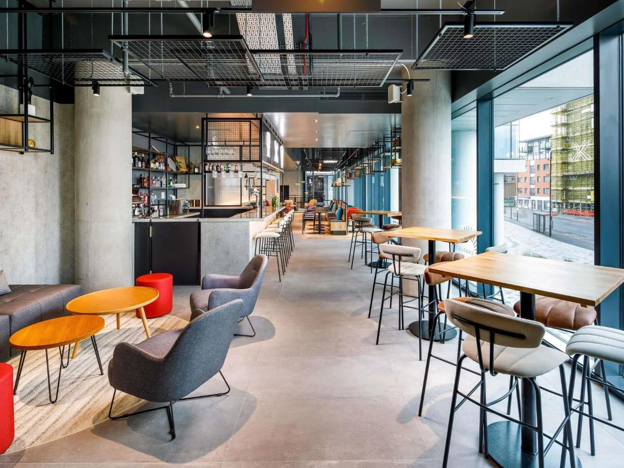 Restaurant/places to eat in ibis London Sutton Point