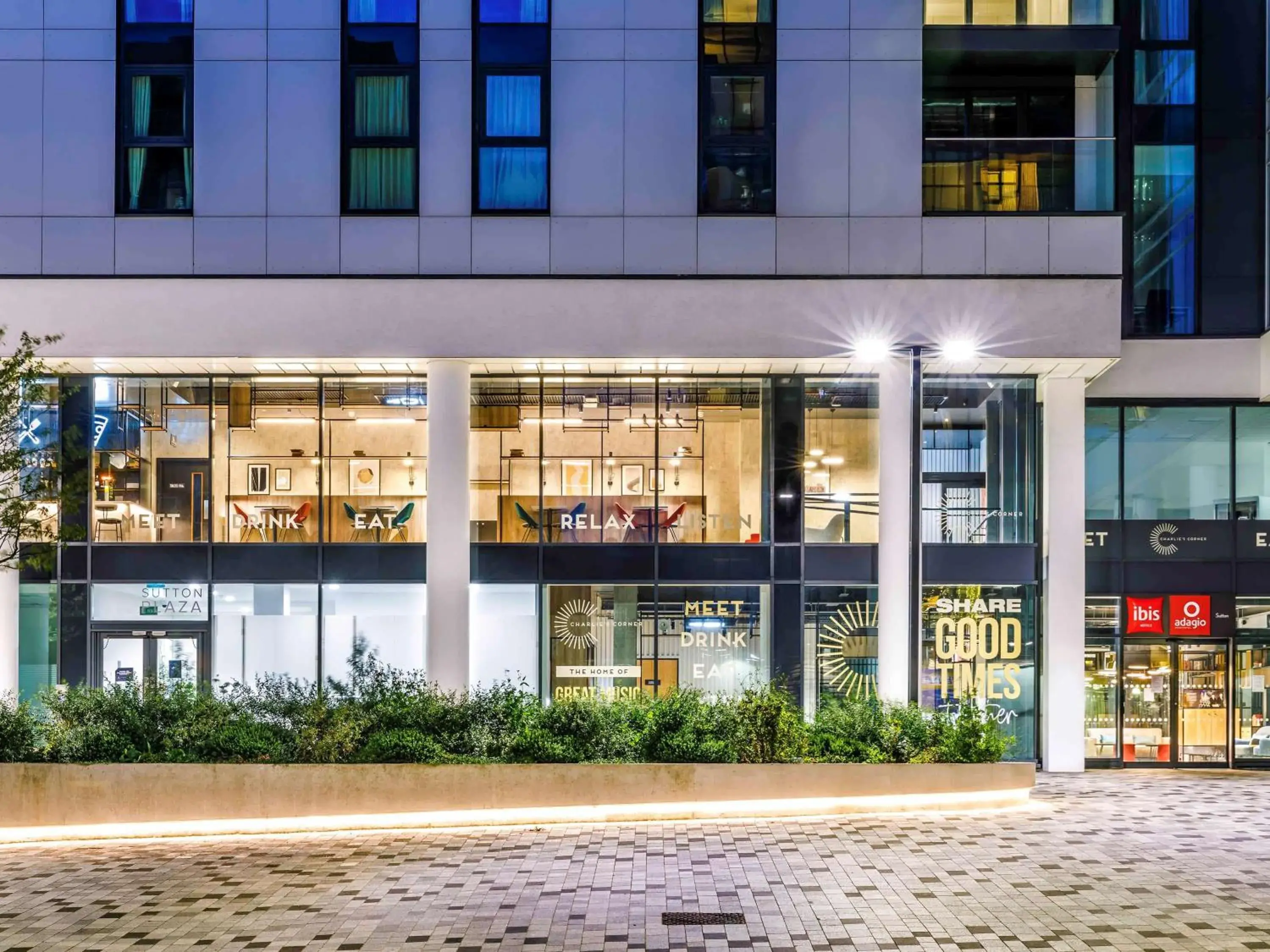 Restaurant/places to eat in ibis London Sutton Point Restaurant/places to eat in ibis London Sutton Point
