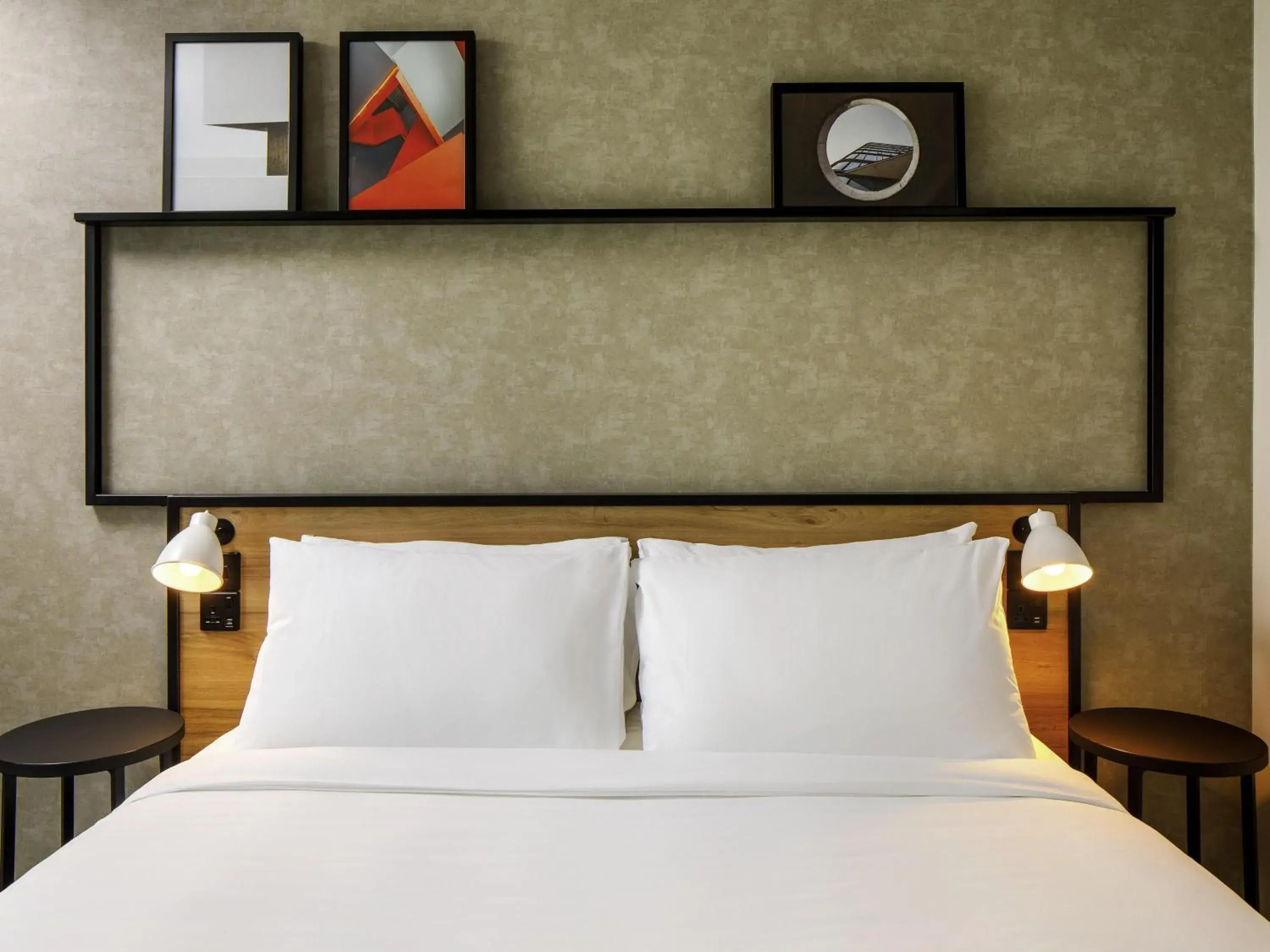 Property building, Bed in ibis London Sutton Point Property building, Bed in ibis London Sutton Point