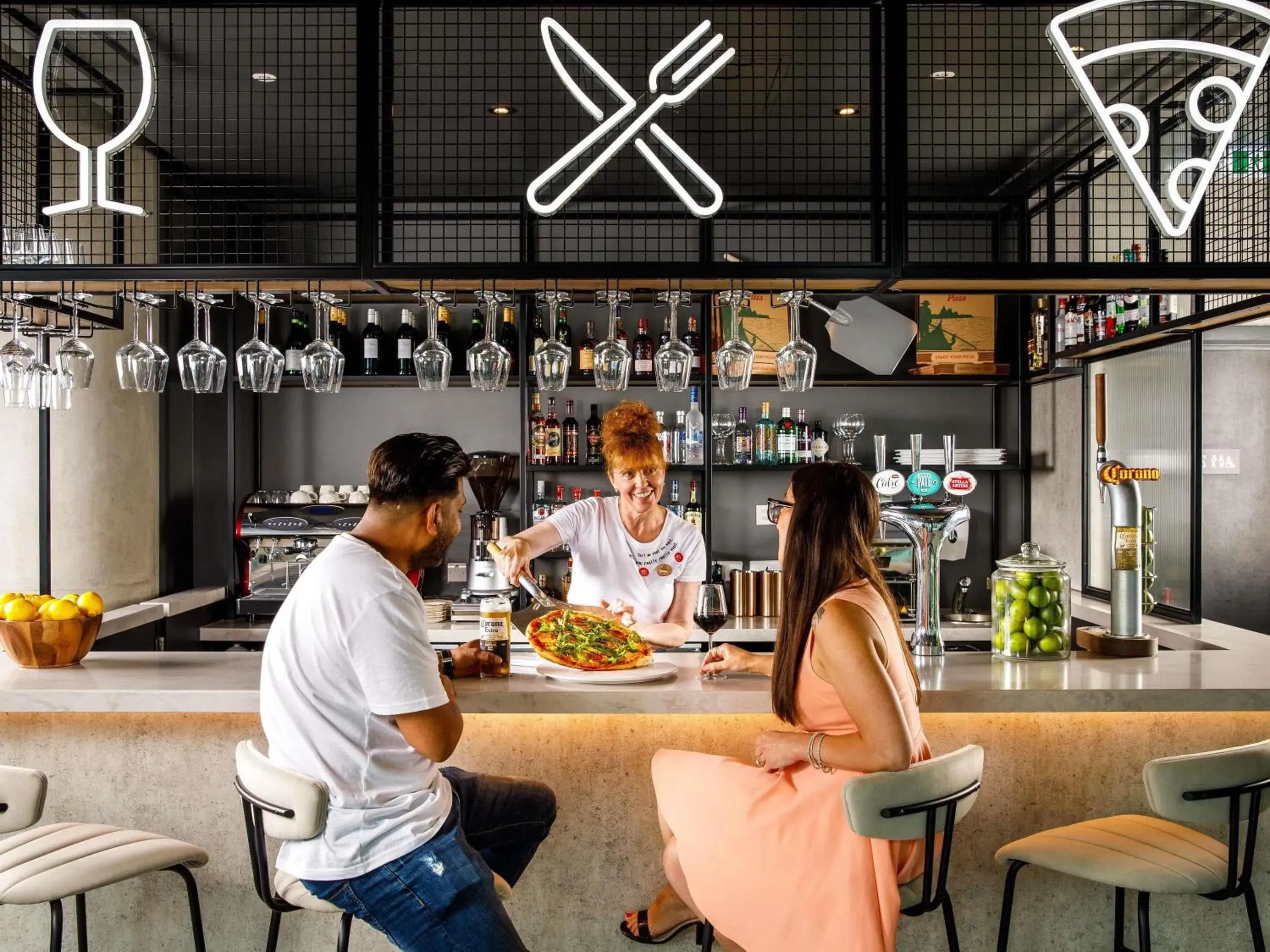 Lounge or bar in ibis London Sutton Point Lounge or bar in ibis London Sutton Point