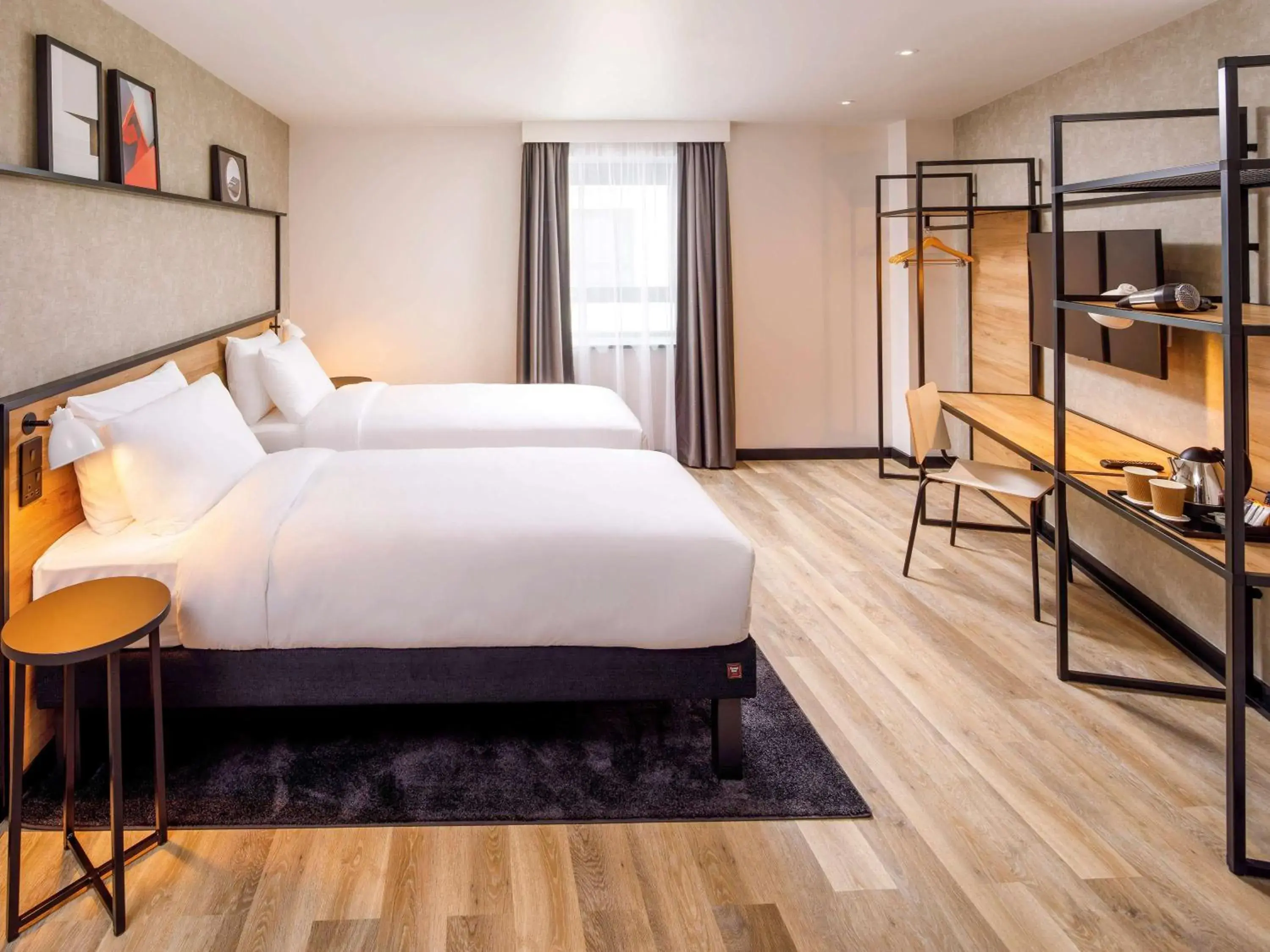 Photo of the whole room, Bed in ibis London Sutton Point Photo of the whole room, Bed in ibis London Sutton Point