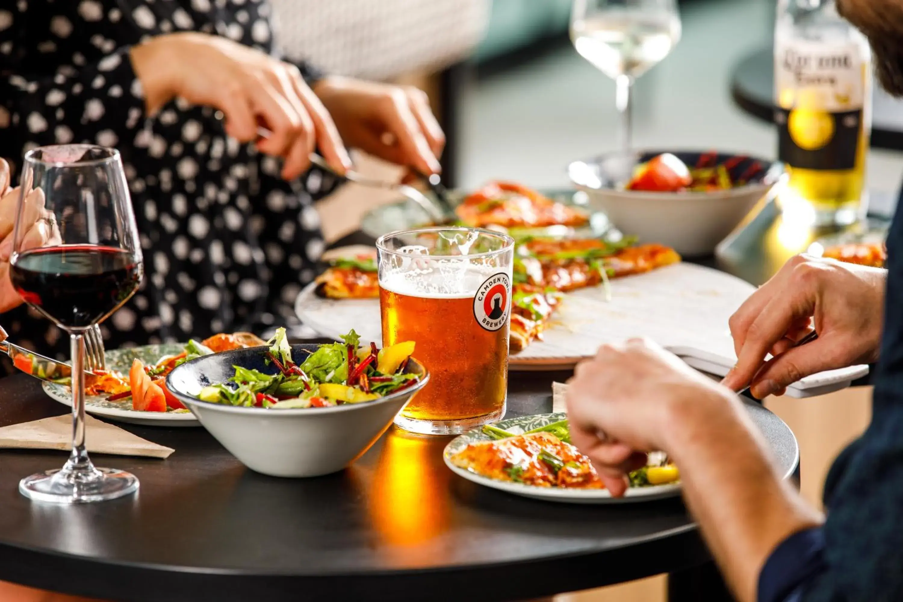 Restaurant/places to eat in ibis London Sutton Point Restaurant/places to eat in ibis London Sutton Point