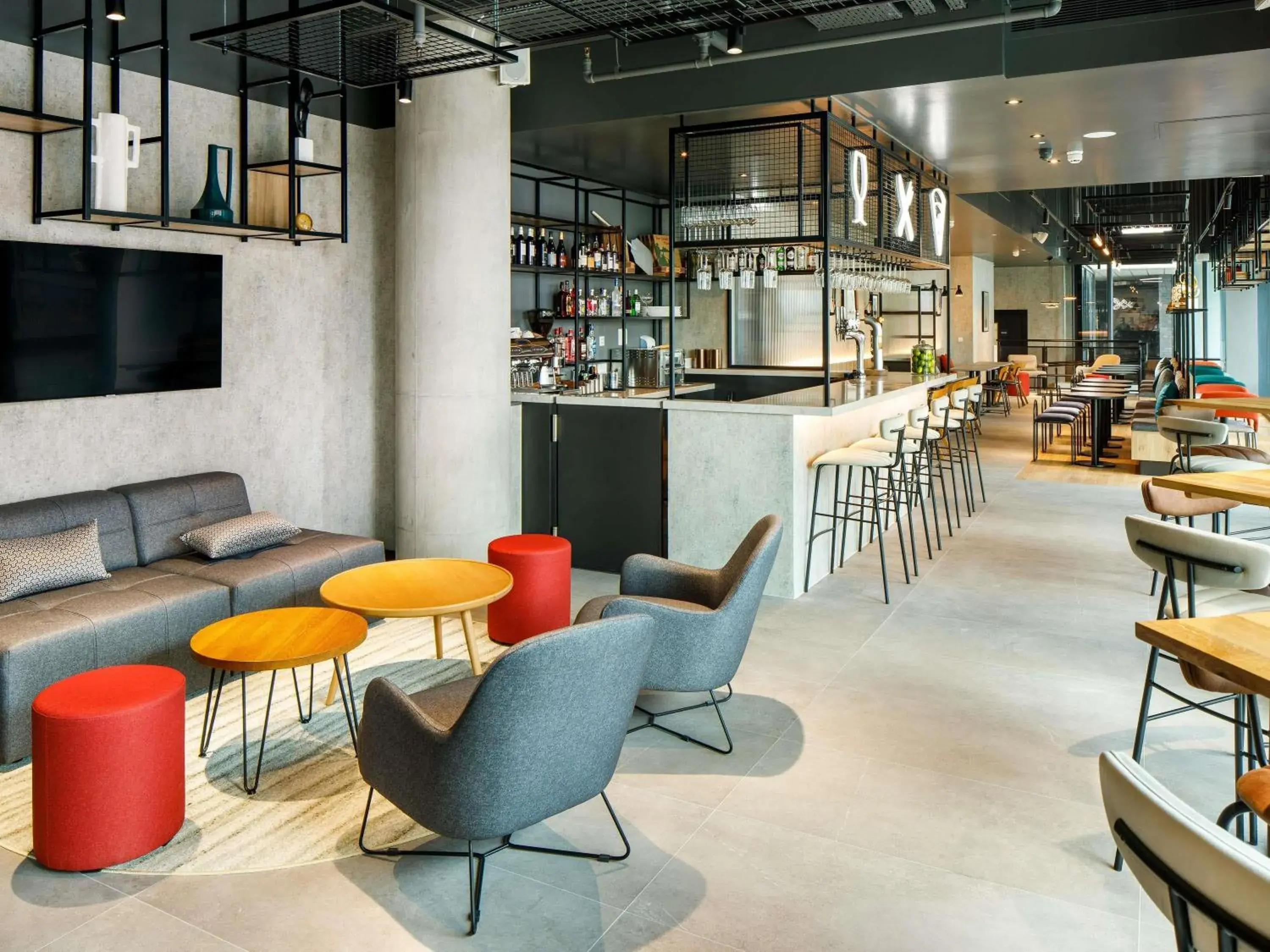 Lounge or bar in Aparthotel Adagio London Sutton Point Lounge or bar in Aparthotel Adagio London Sutton Point