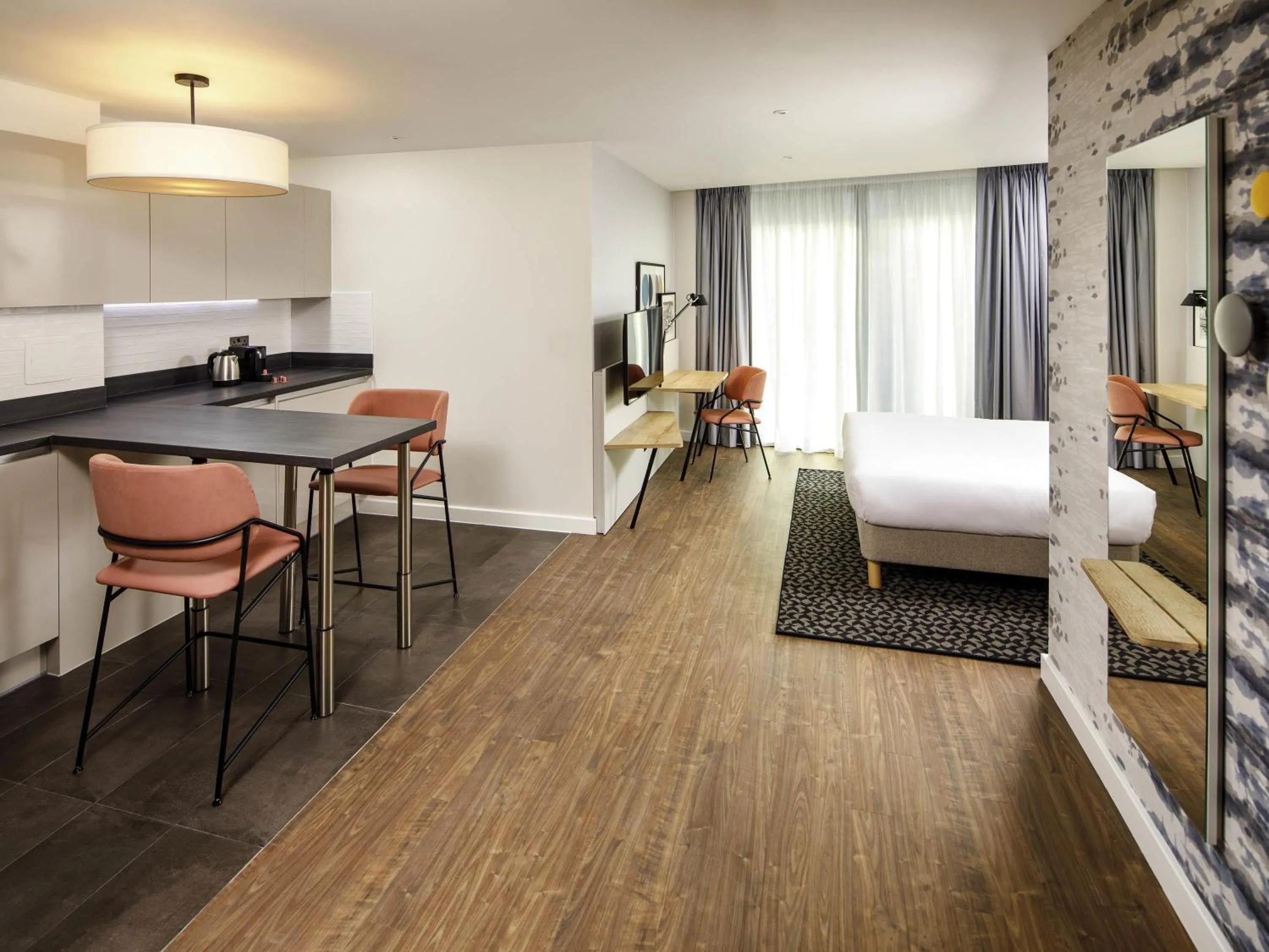 Bedroom, Bed in Aparthotel Adagio London Sutton Point