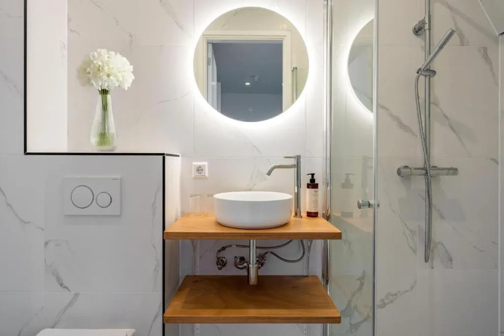 Shower in Ocean House Zandvoort