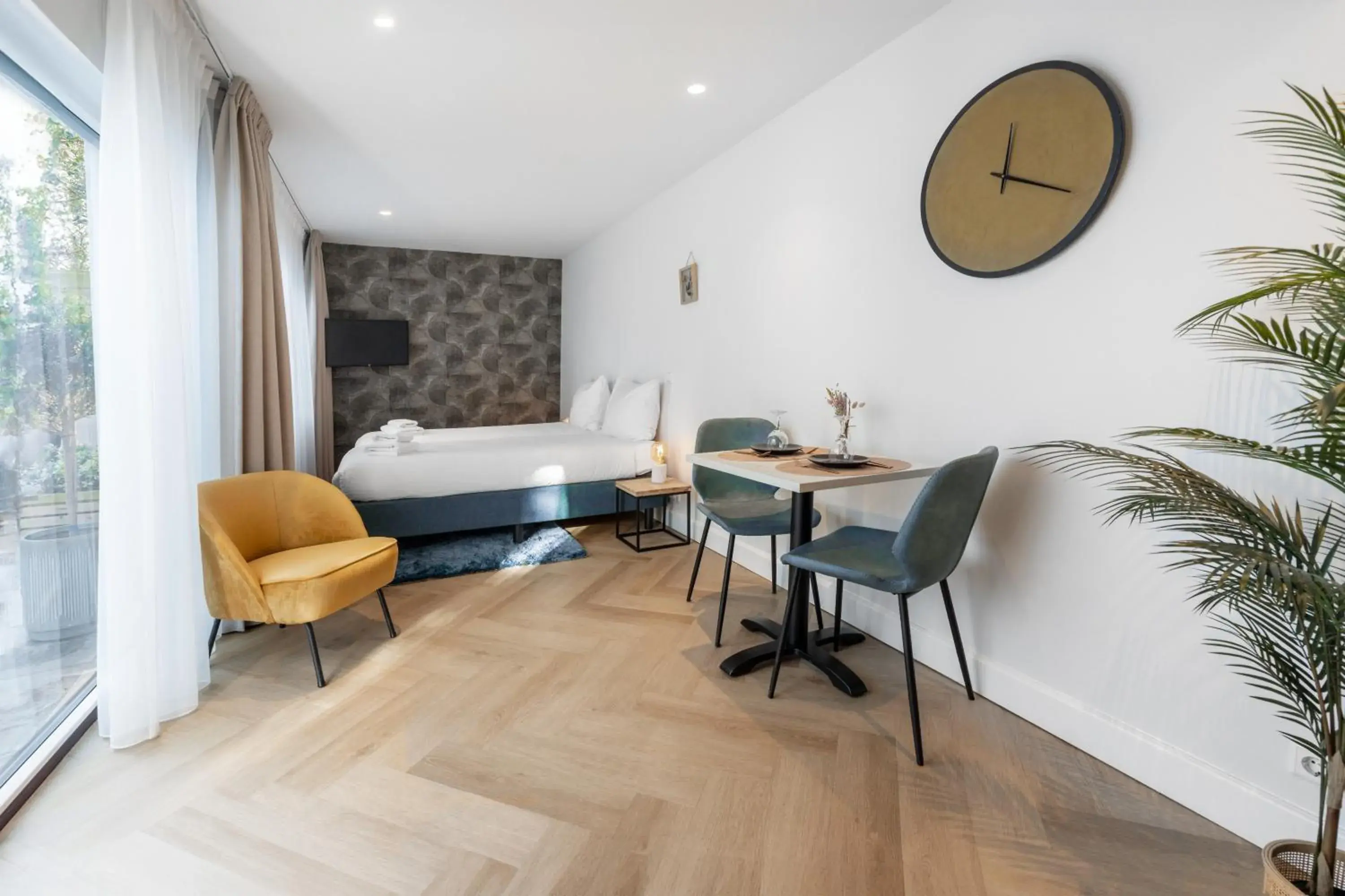 Deluxe Studio in Boutique Hotel At Sea Deluxe Studio in Boutique Hotel At Sea