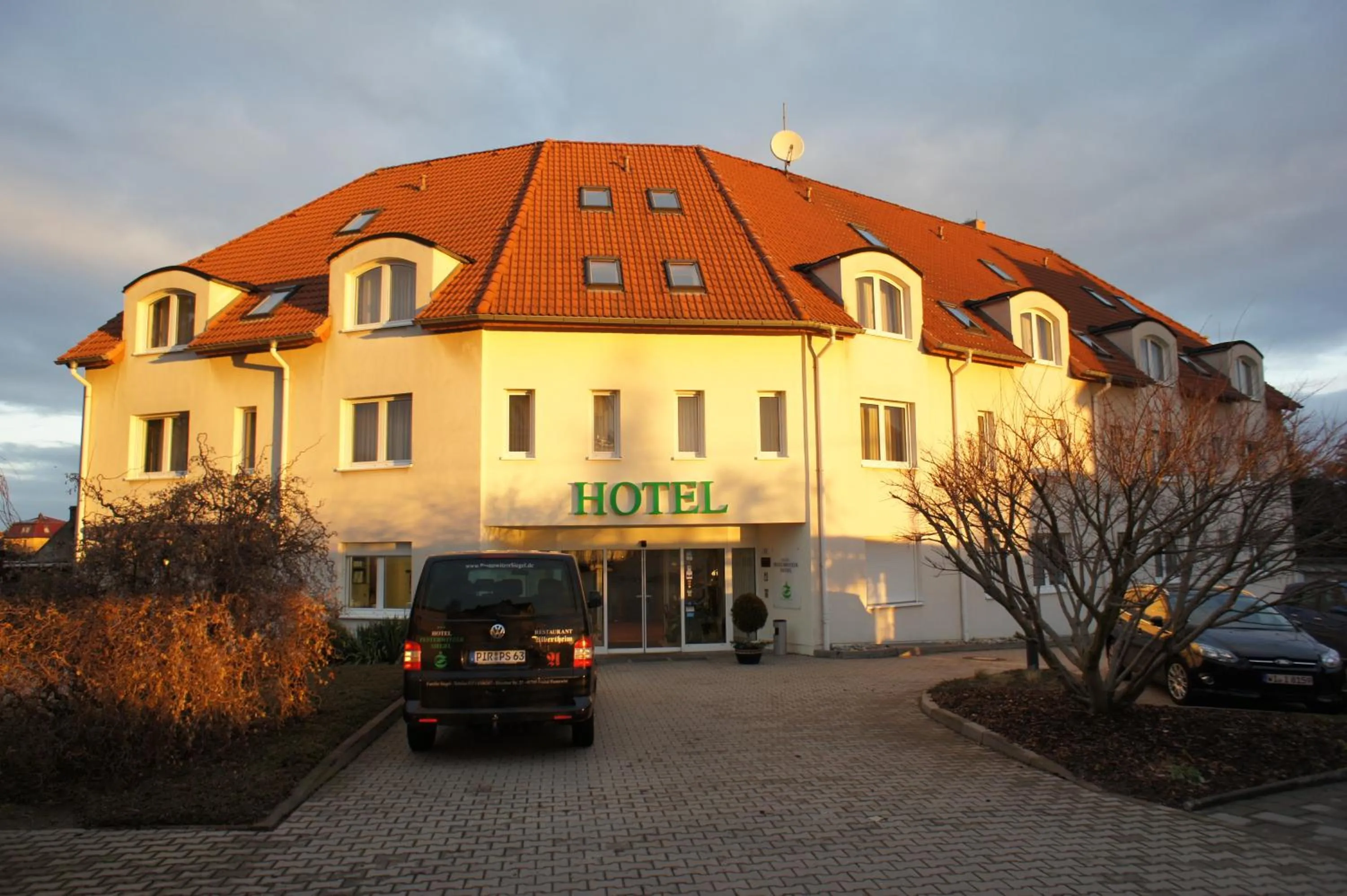 Facade/entrance in Hotel Pesterwitzer Siegel