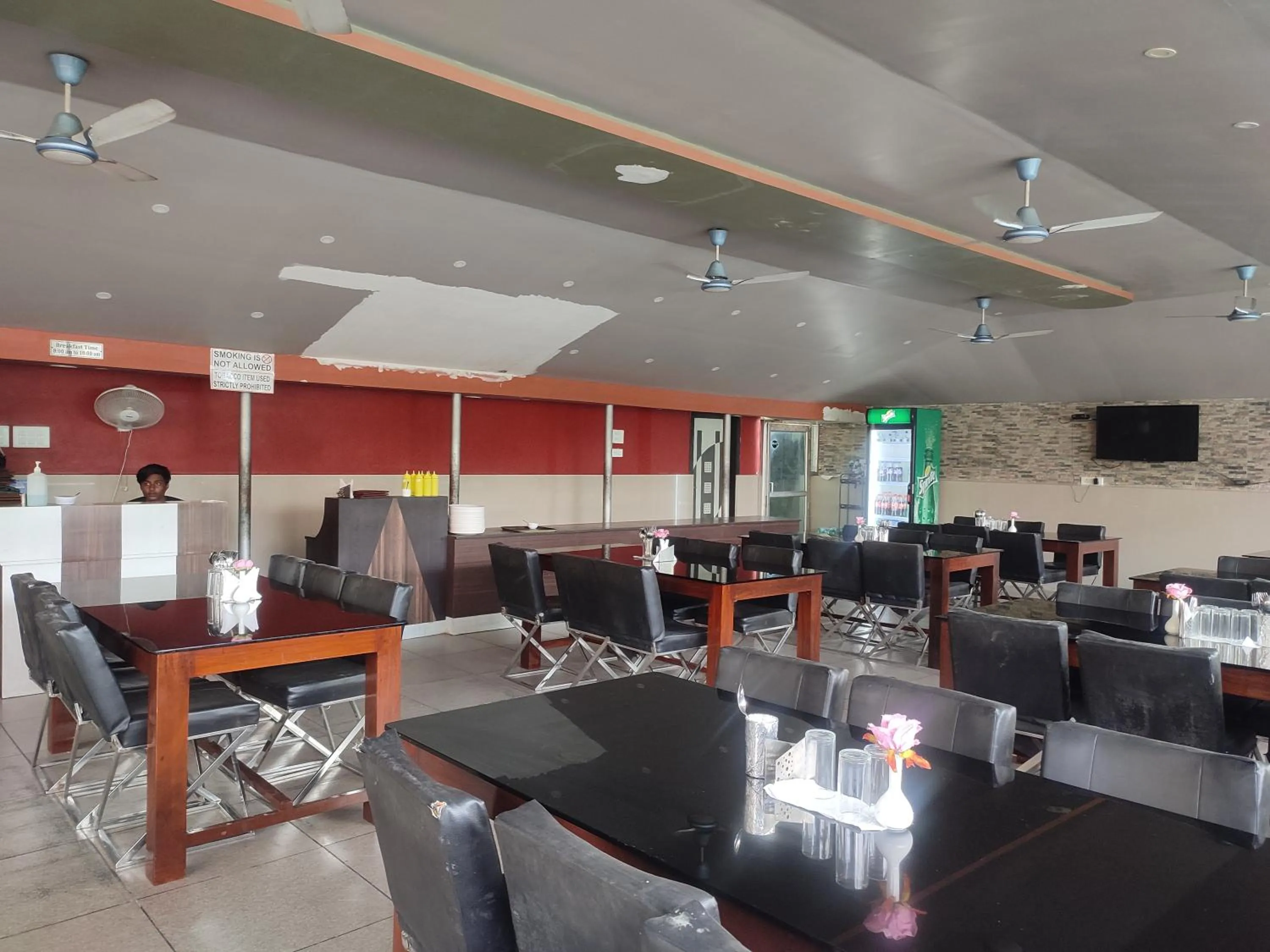 Restaurant/places to eat in Maa Greenary View - A Holiday Resort
