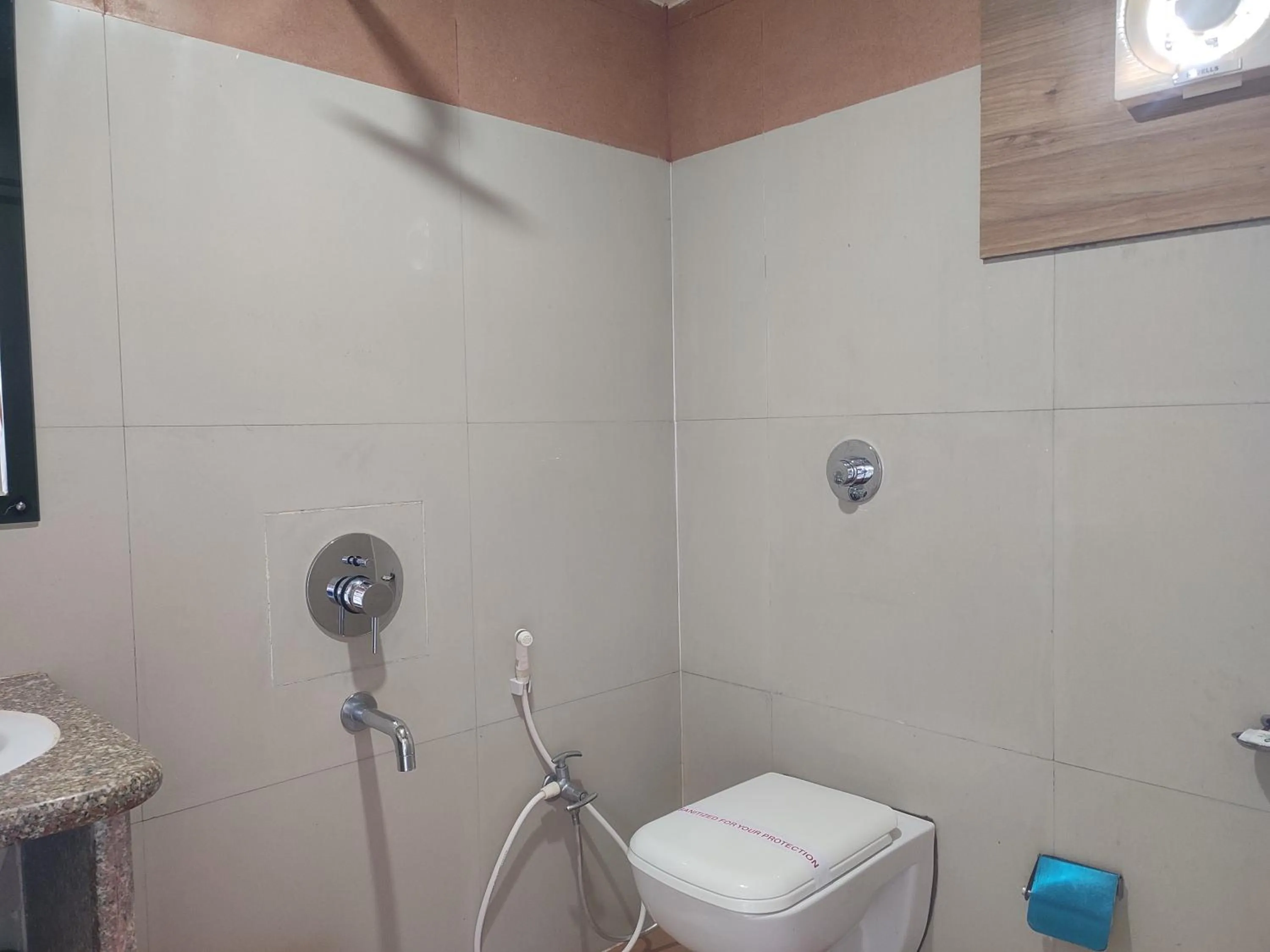 Shower in Maa Greenary View - A Holiday Resort