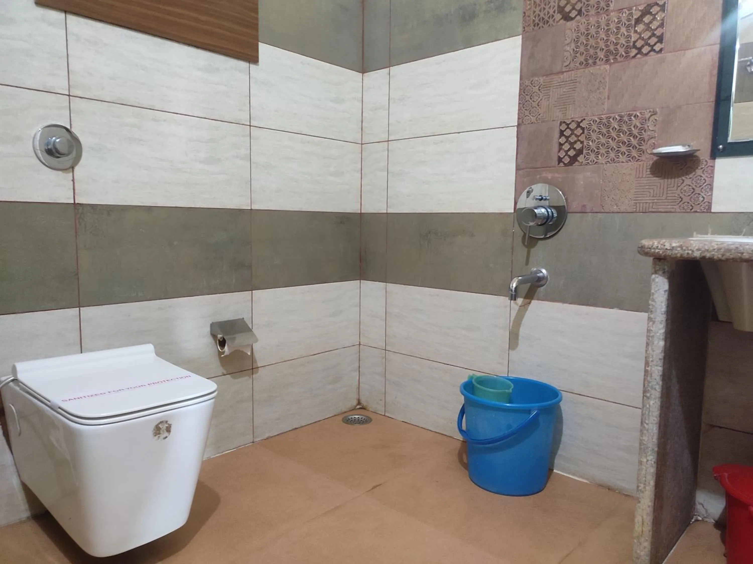 Shower in Maa Greenary View - A Holiday Resort