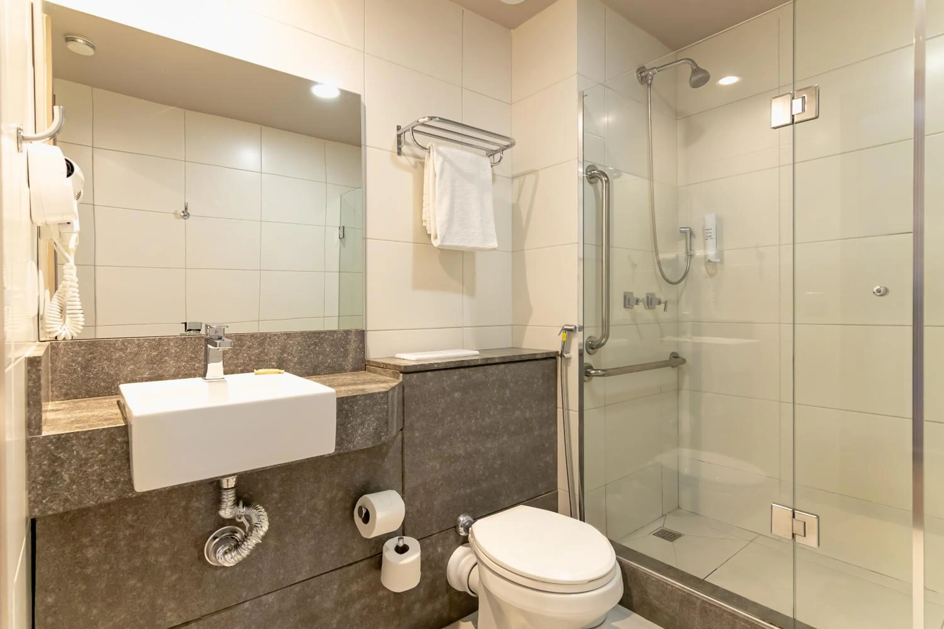 Bathroom in ibis Styles Porto Alegre Moinhos de Vento