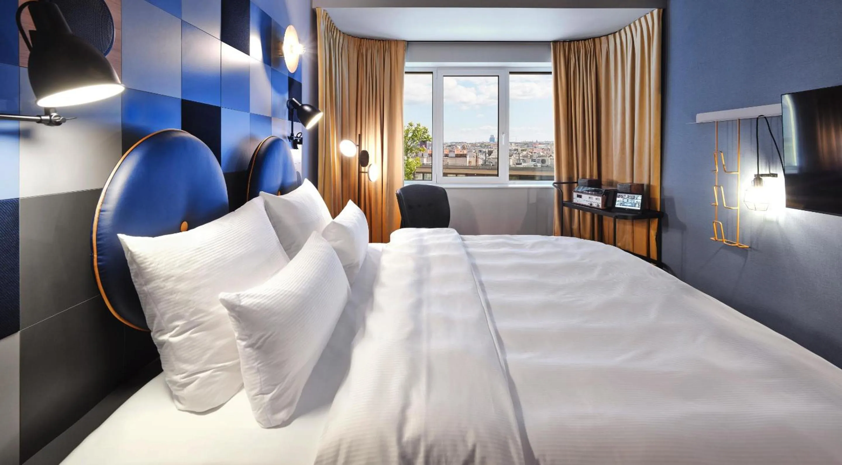 TV and multimedia, Bed in Jaz in the City Vienna