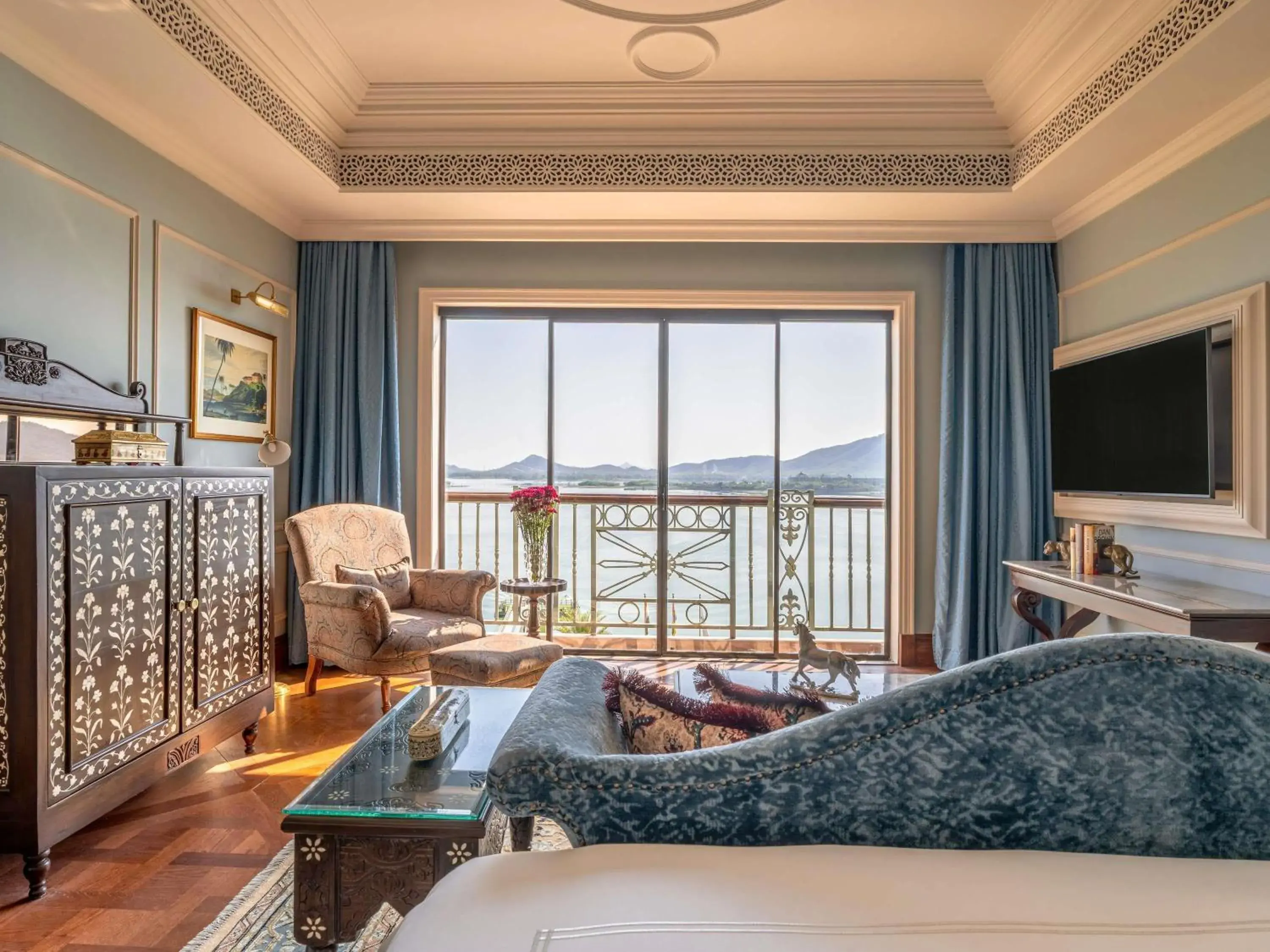 Bedroom in Raffles Udaipur Bedroom in Raffles Udaipur