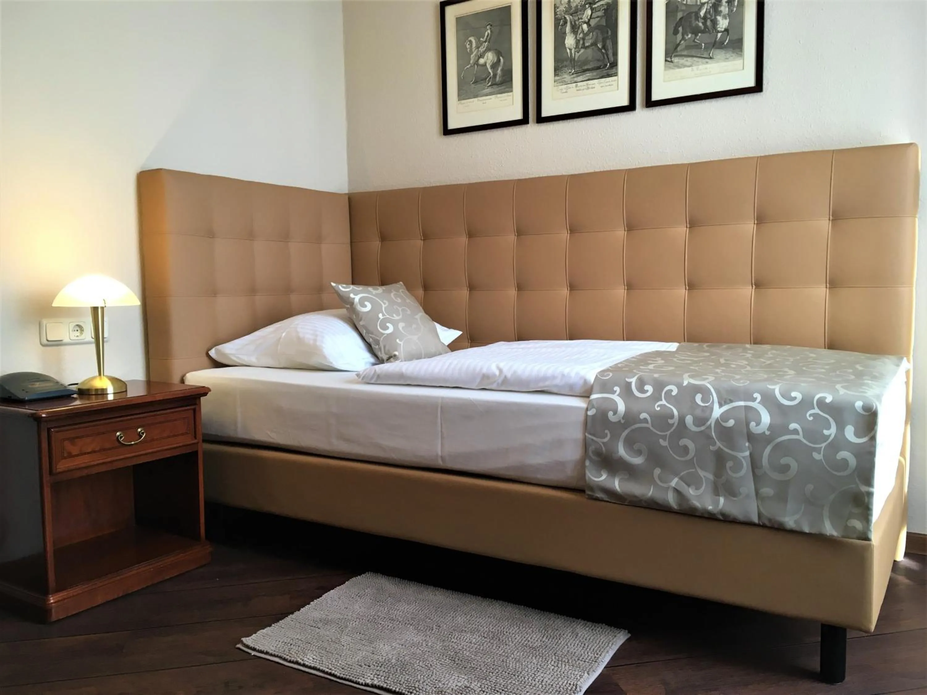 Photo of the whole room, Bed in Villa Knobelsdorff