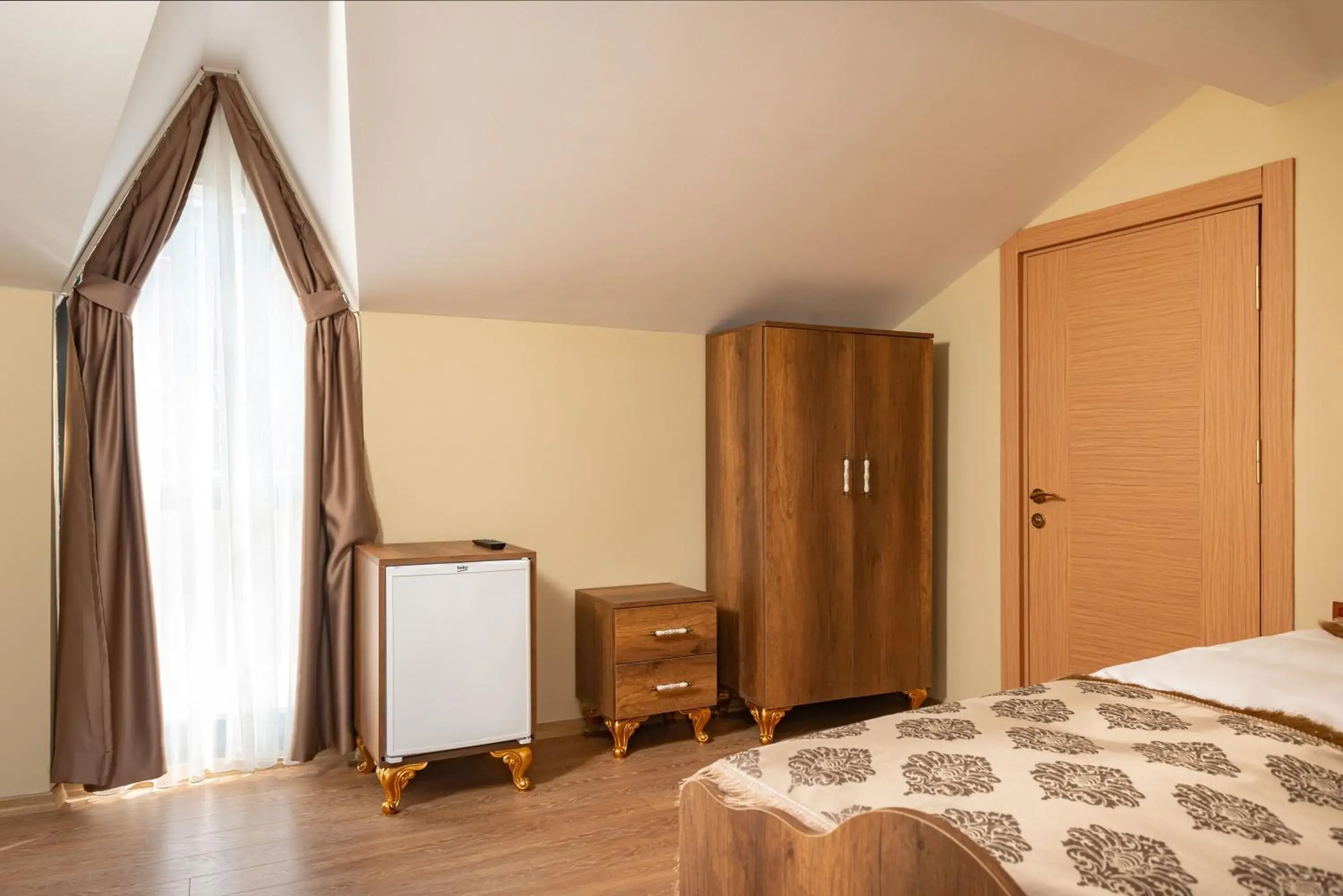 Photo of the whole room, Bed in The Ottoman Photo of the whole room, Bed in The Ottoman