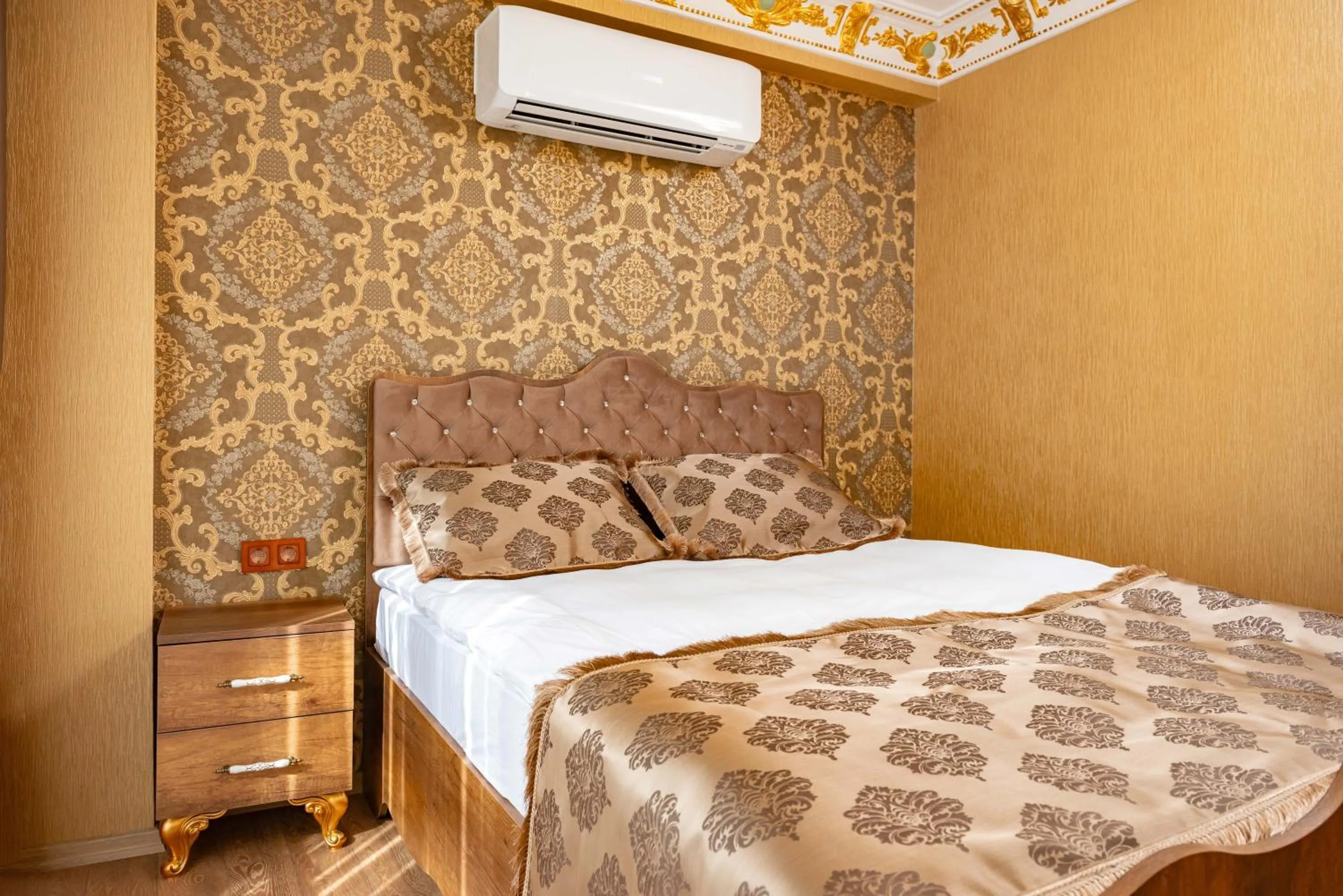 Bedroom, Bed in The Ottoman