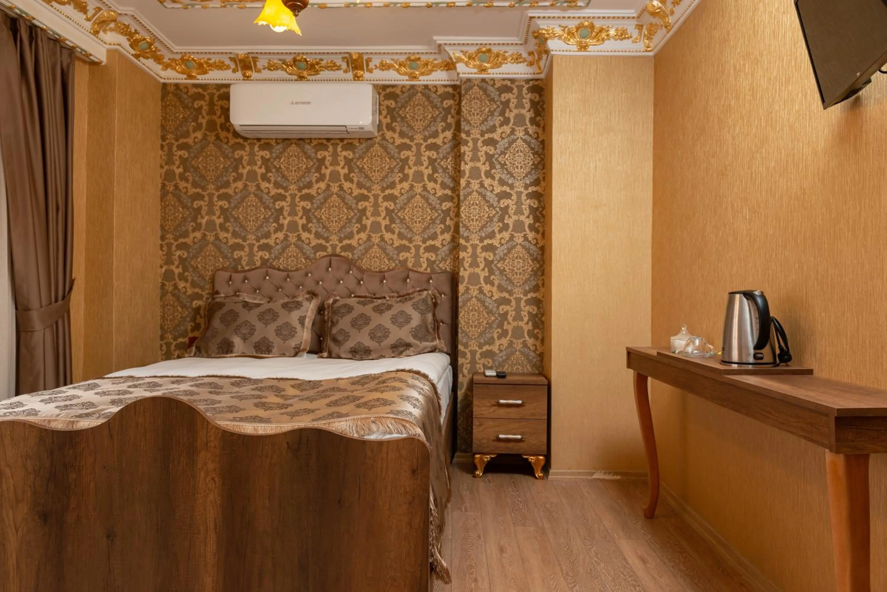 Bedroom, Bed in The Ottoman