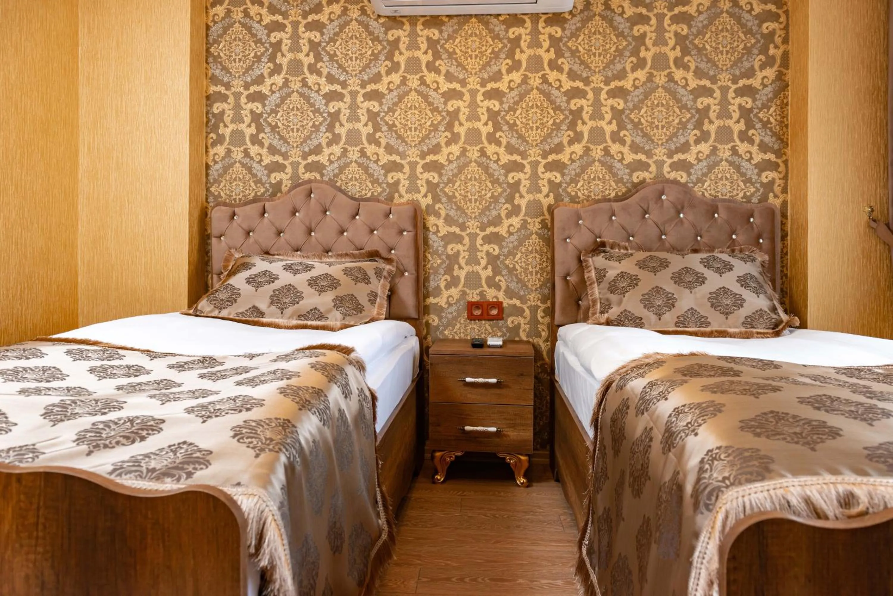 Photo of the whole room, Bed in The Ottoman