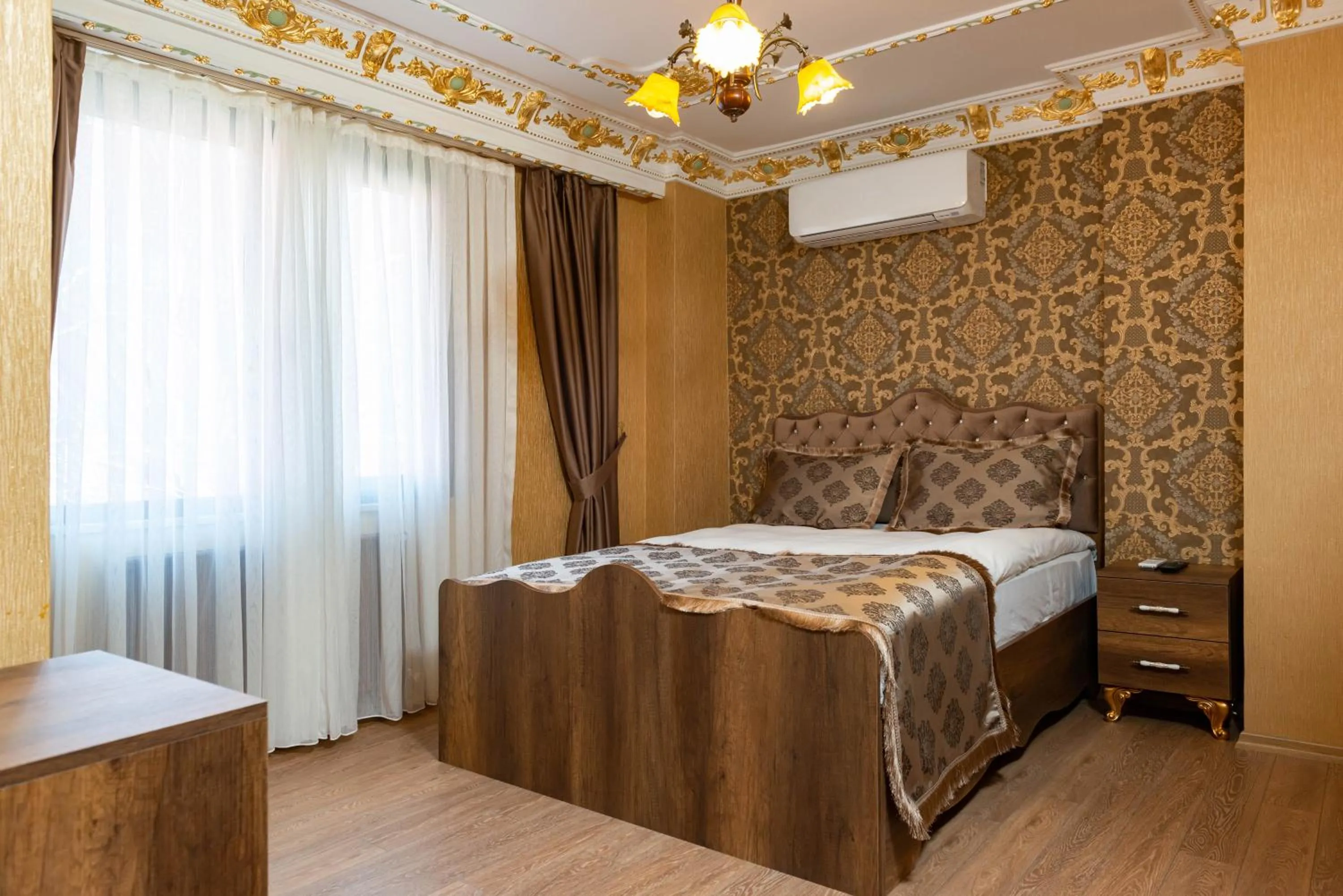 Photo of the whole room, Bed in The Ottoman