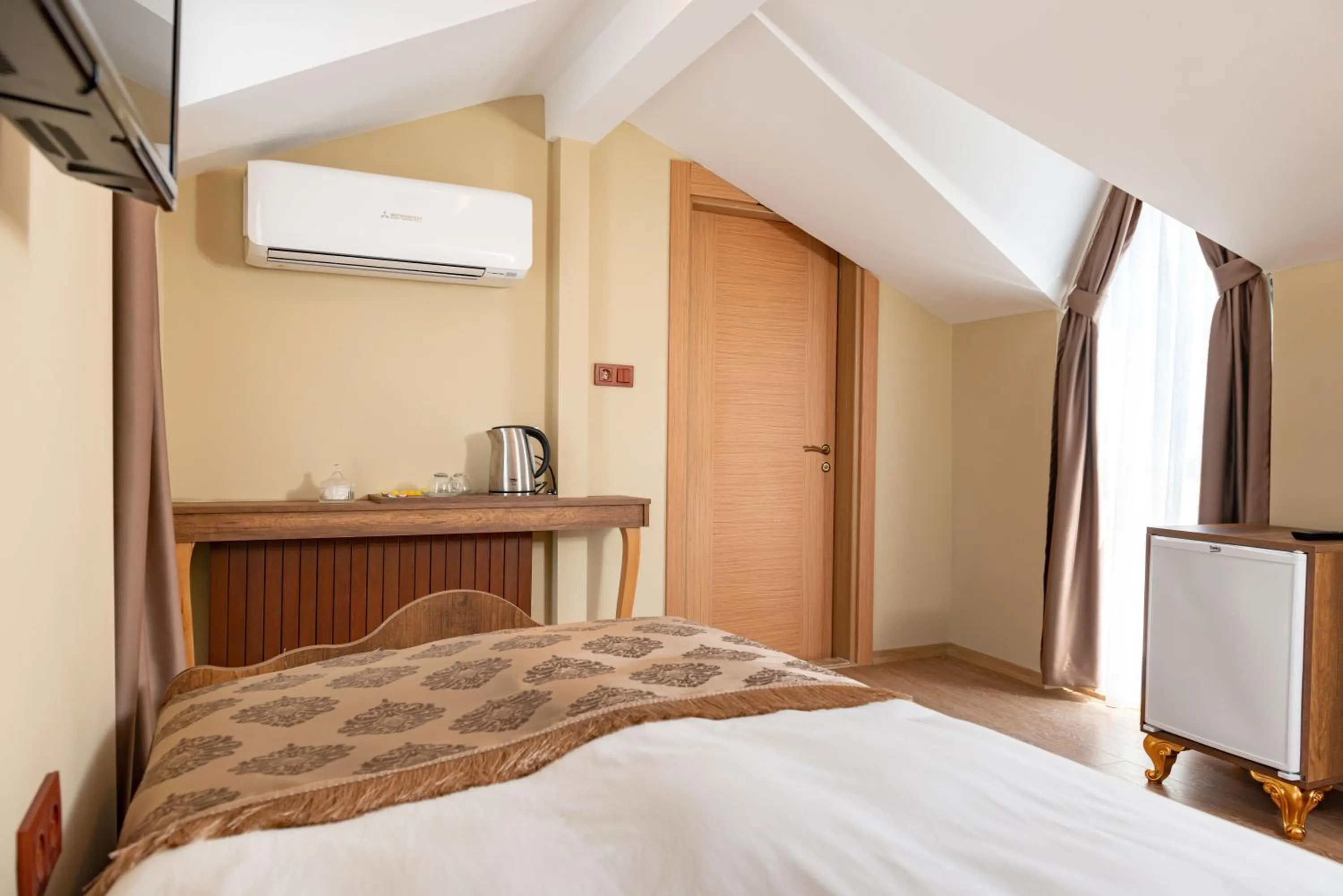 Bedroom, Bed in The Ottoman