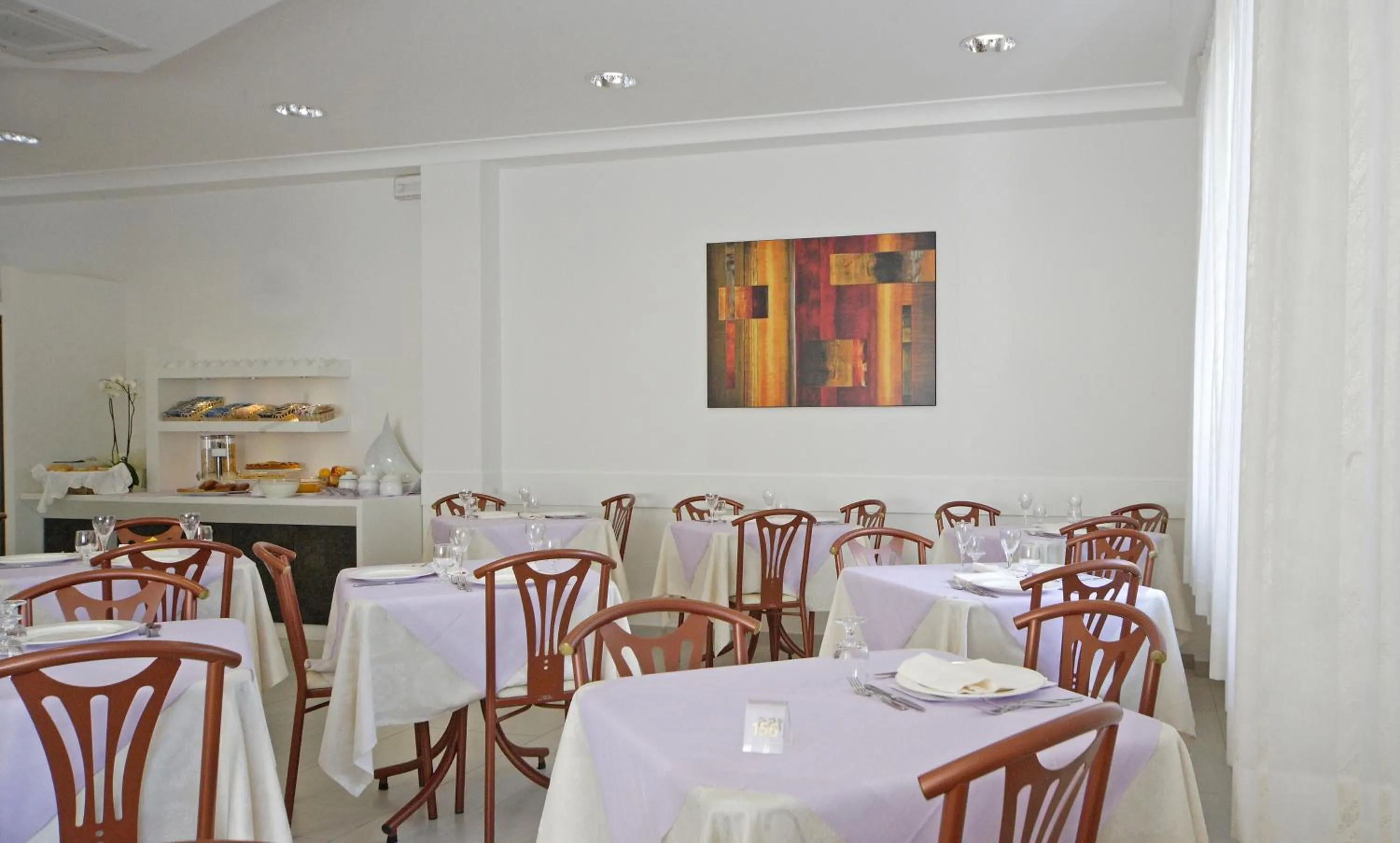 Restaurant/places to eat in Hotel Lugano