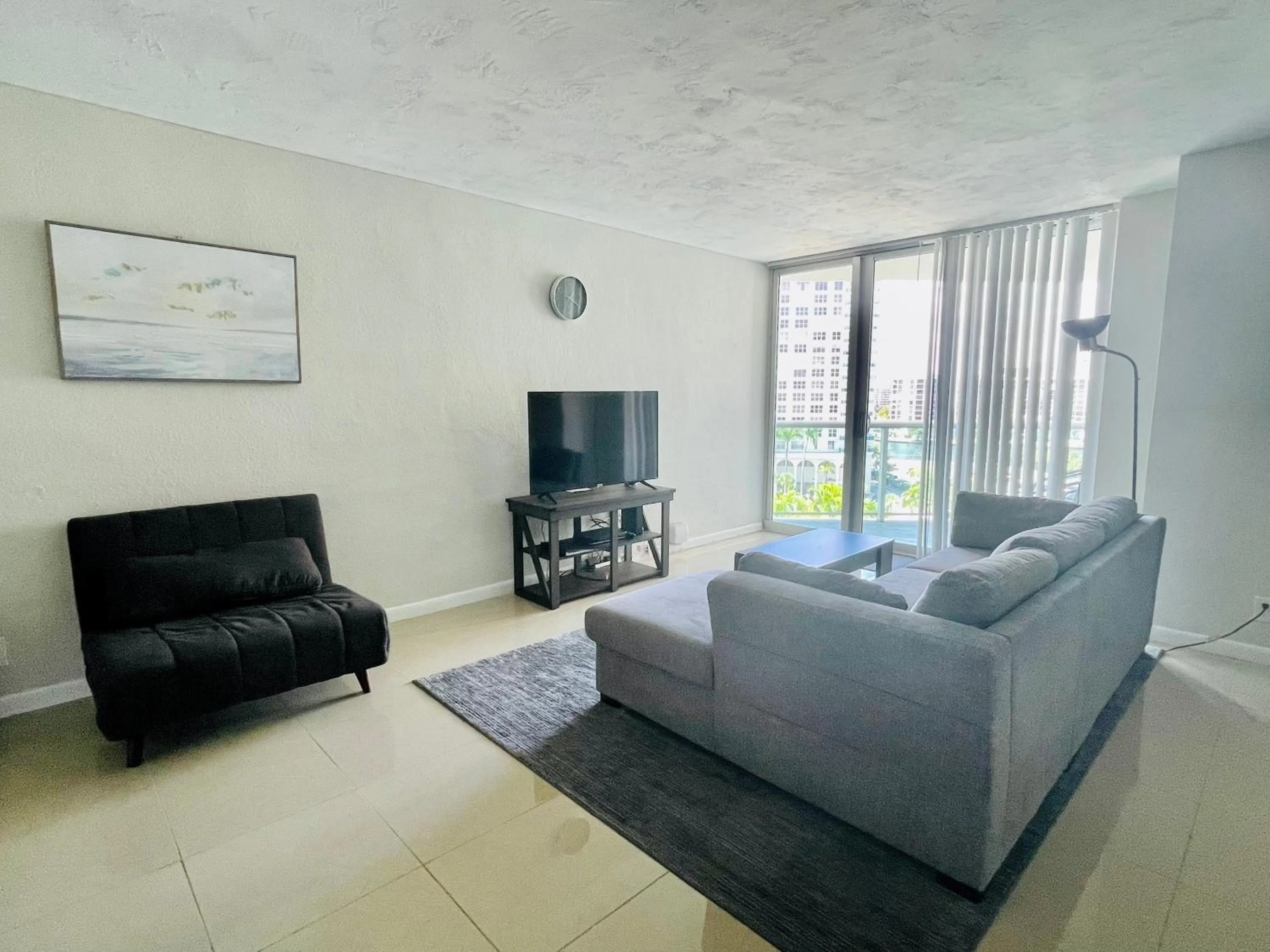 Spacious 1BR on the Beach, The Tides, Hollywood,FL