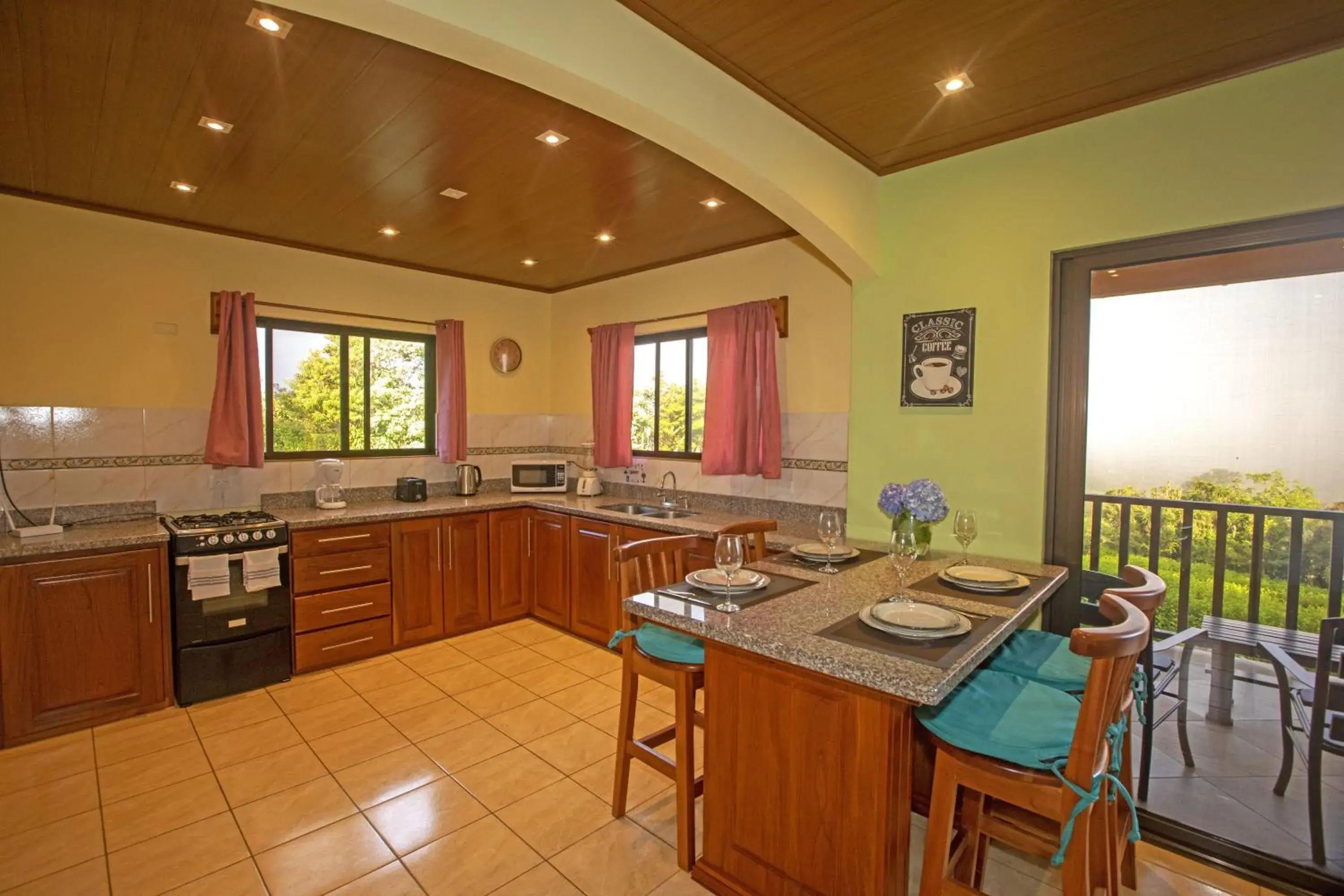 Beautiful 2 Bedroom Villa with Private Nature Reserve - Friendship House Beautiful 2 Bedroom Villa with Private Nature Reserve - Friendship House