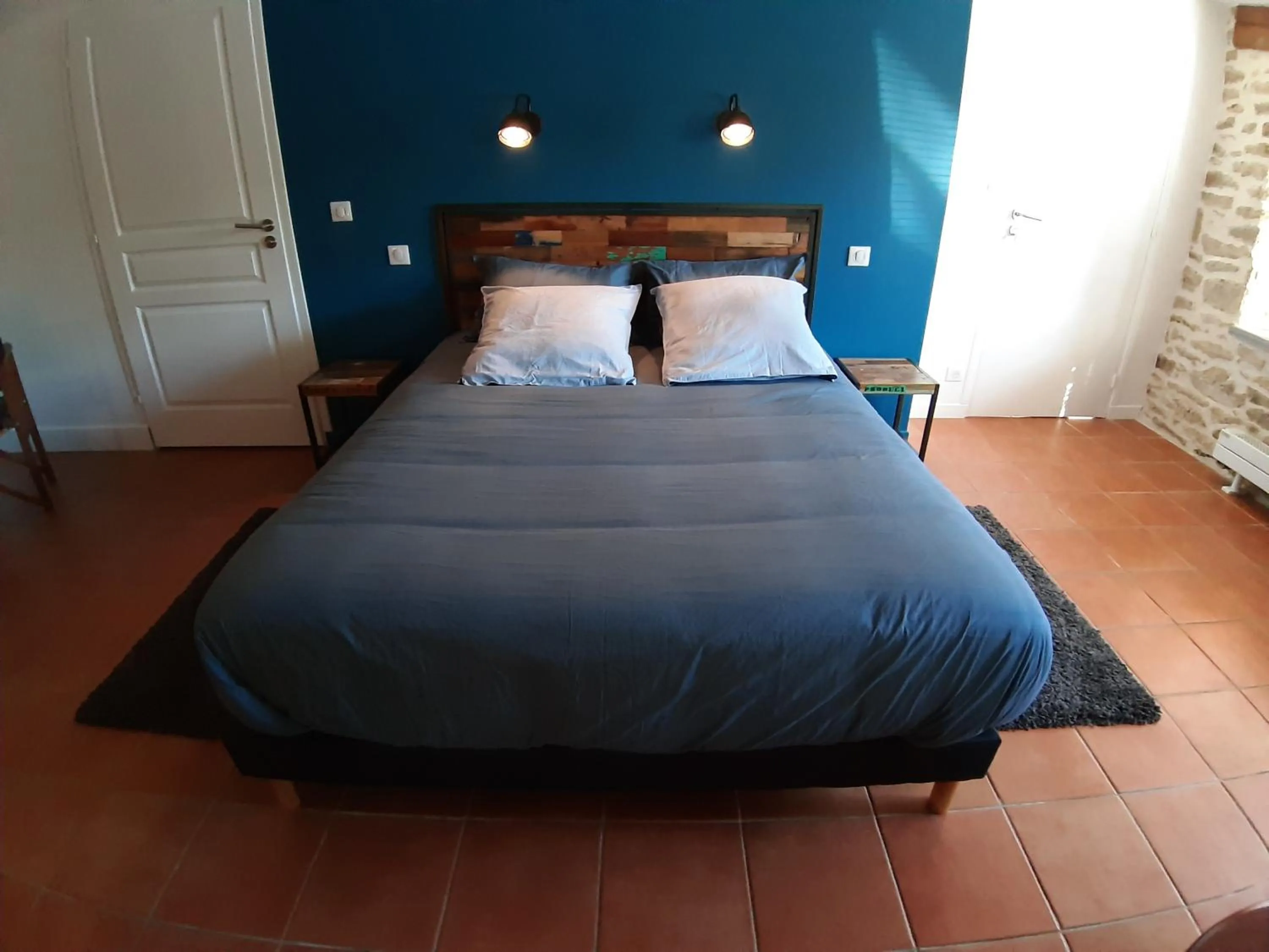 Bed in La Longère d'Arzoù, chambres d'hôtes