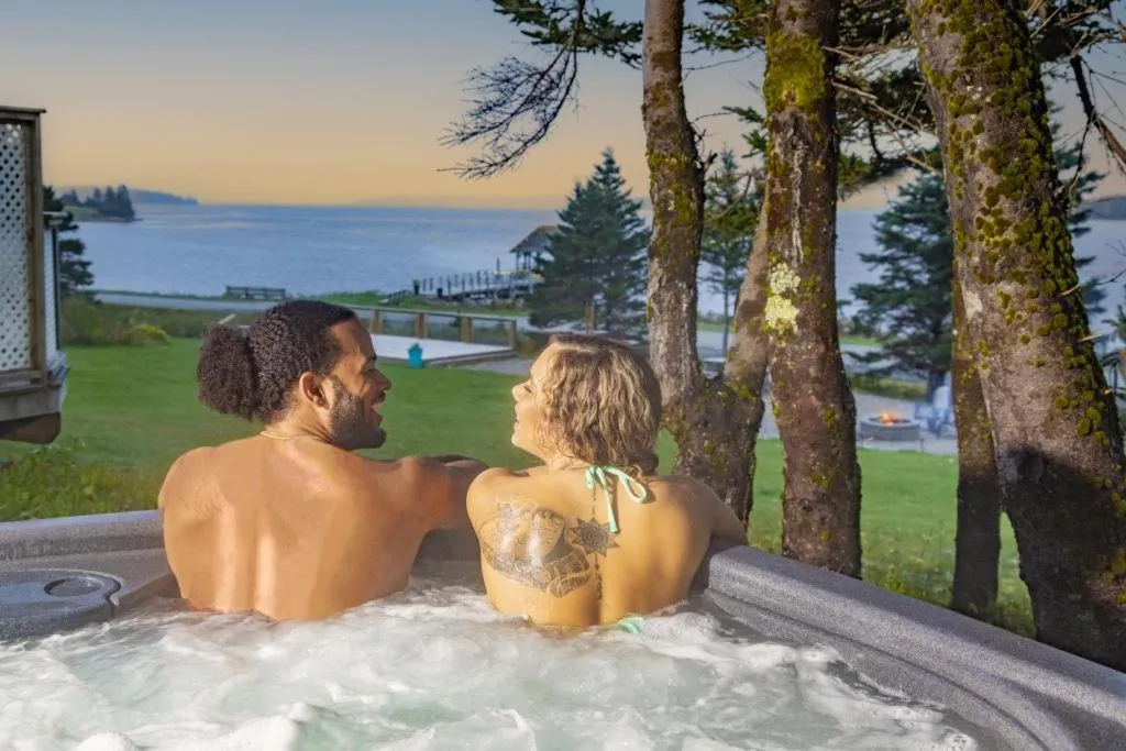 Hot Tub in The Marmalade Motel