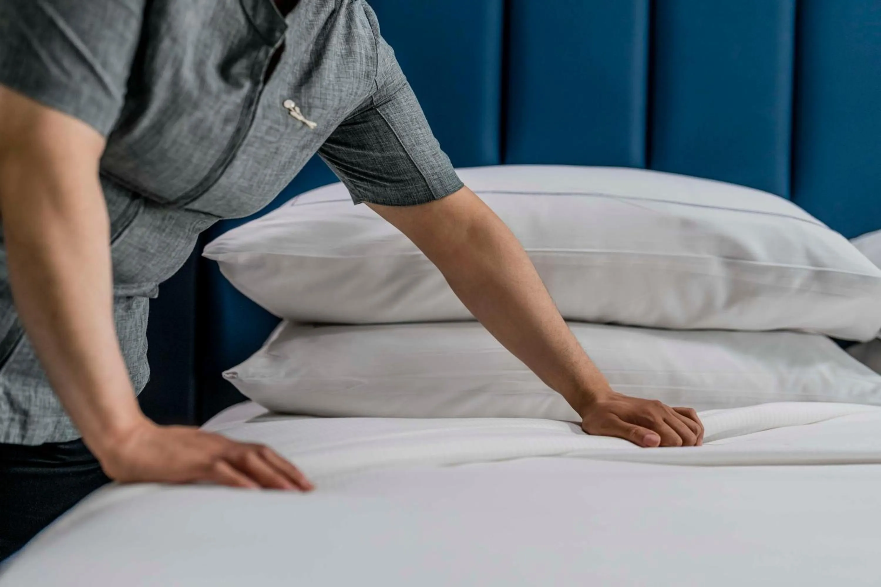 Bed in The Hamilton Alpharetta, Curio Collection By Hilton