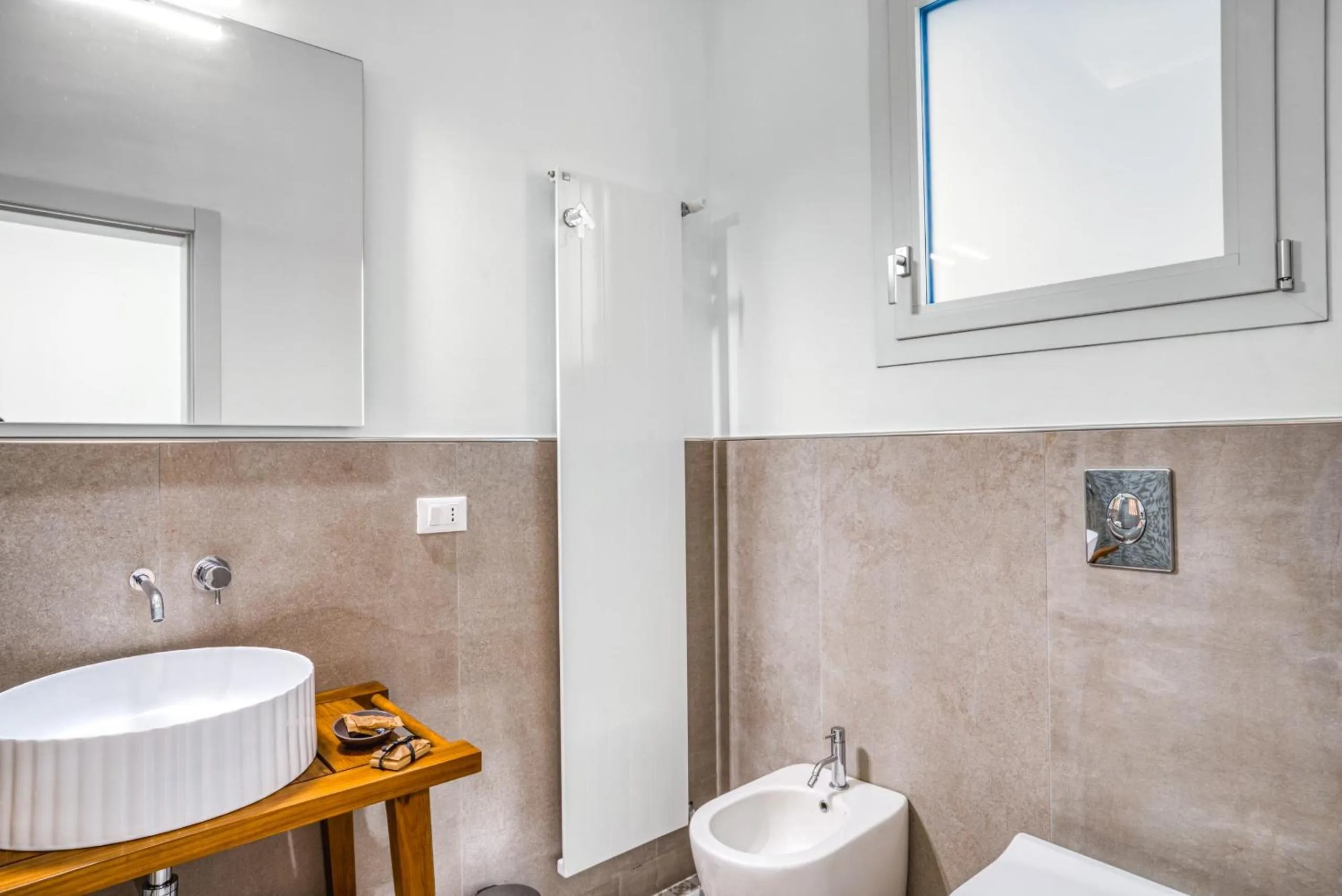 Shower in Suite Mariagiovanni