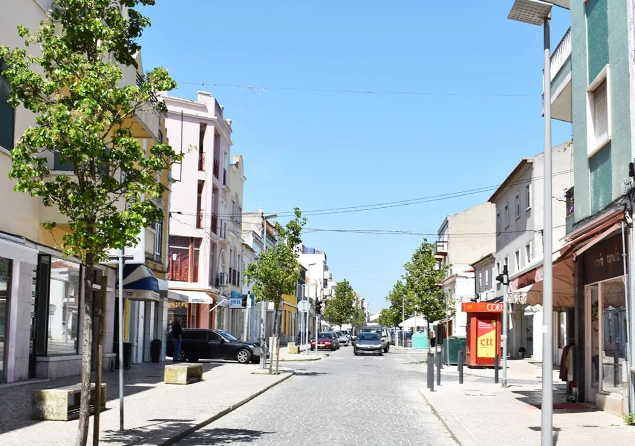 Neighbourhood in Batalhoz House