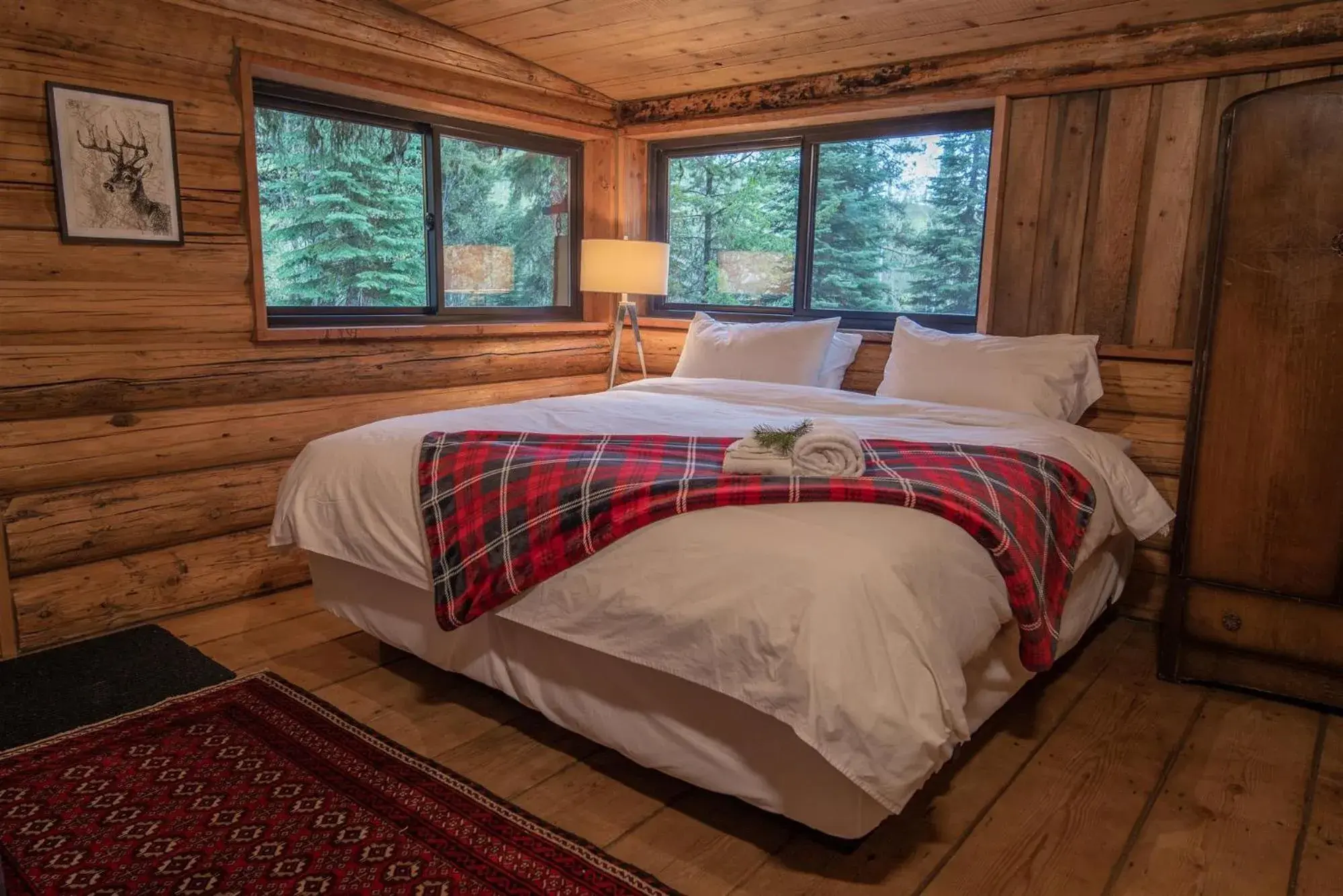 Two-Bedroom Chalet in Chute Lake Lodge Two-Bedroom Chalet in Chute Lake Lodge
