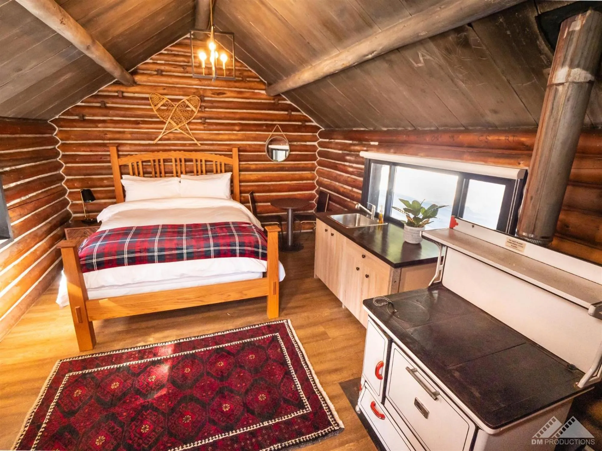 Photo of the whole room, Bed in Chute Lake Lodge