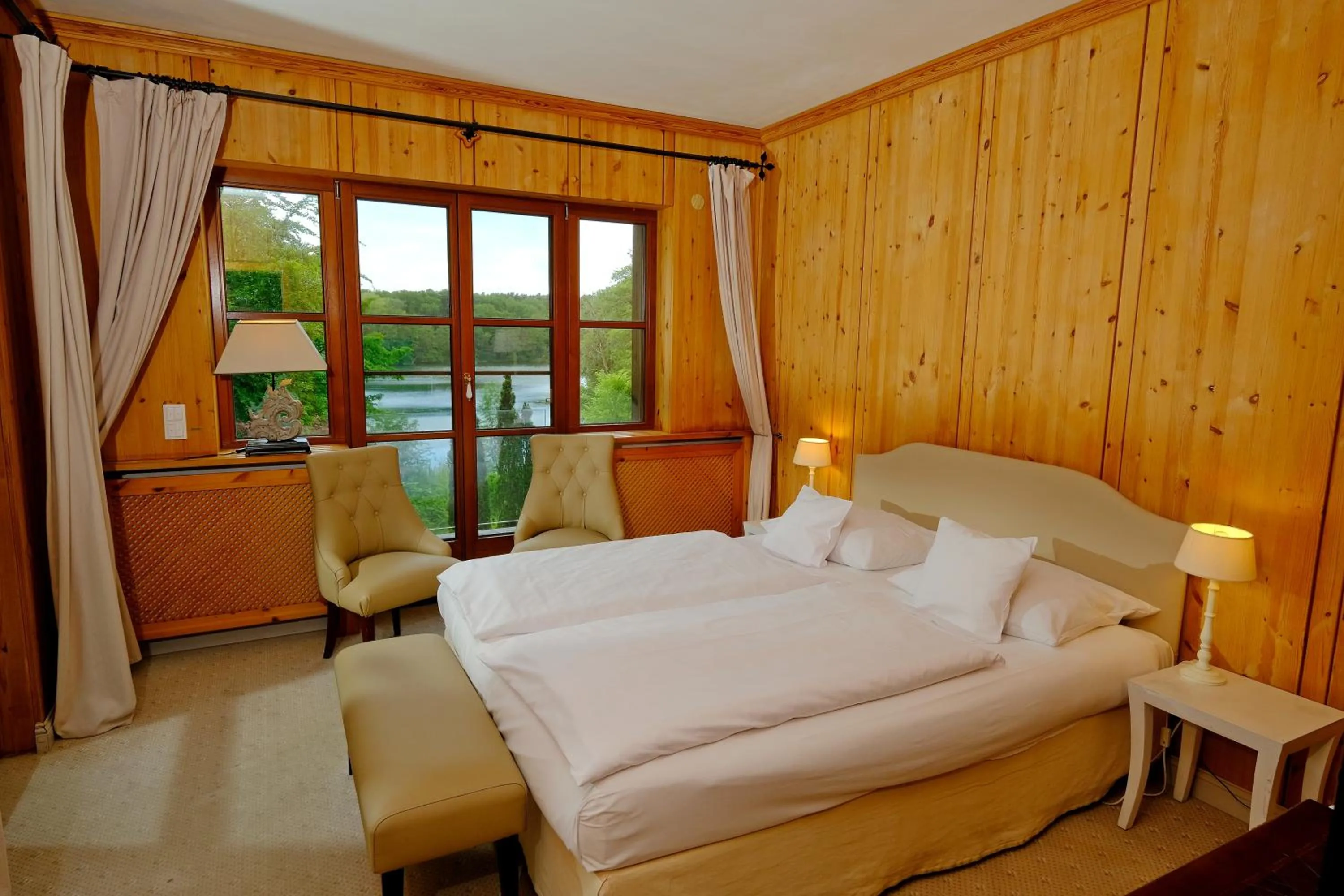 Photo of the whole room, Bed in Hotel Gut Klostermühle natur resort & medical spa