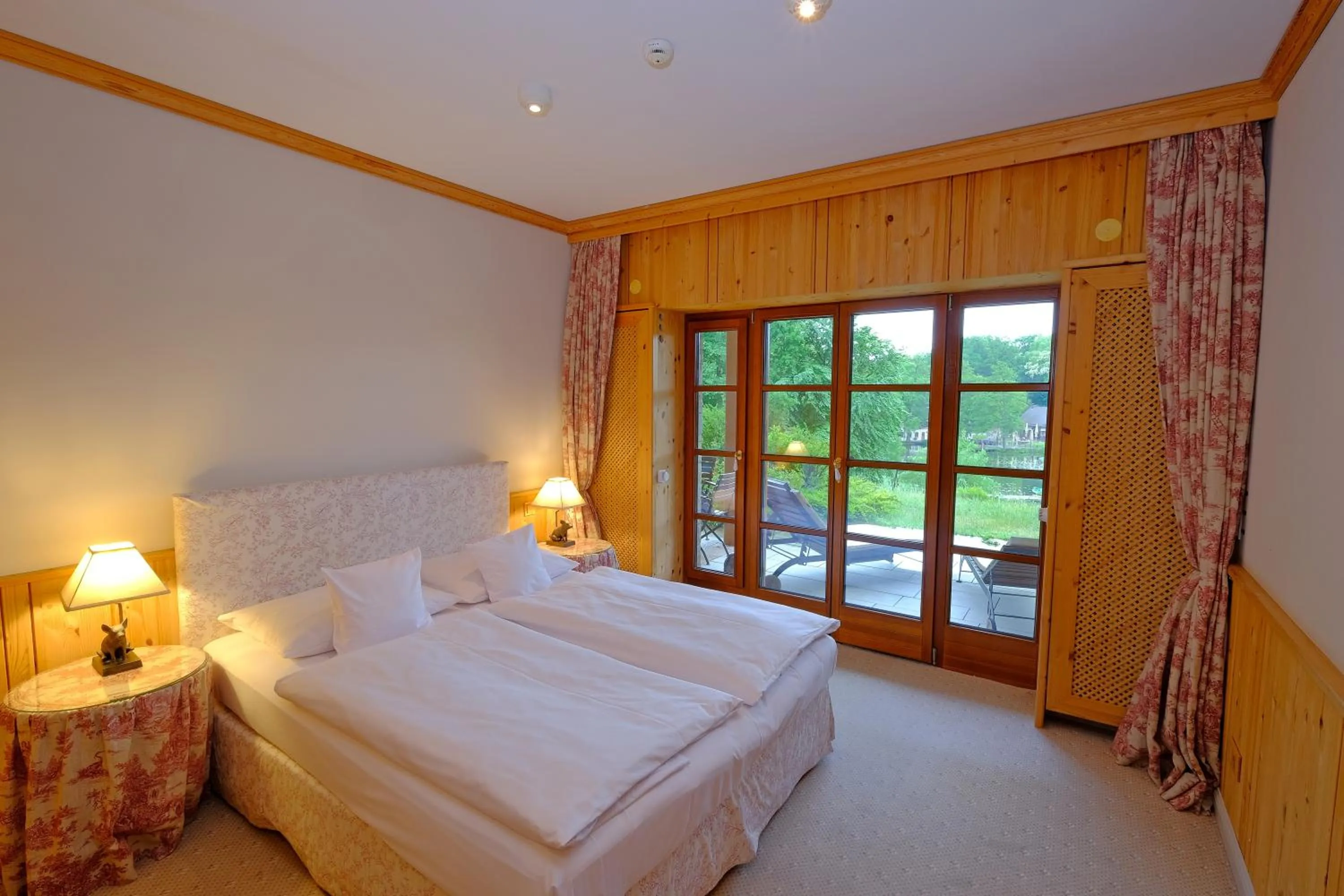 Photo of the whole room, Bed in Hotel Gut Klostermühle natur resort & medical spa