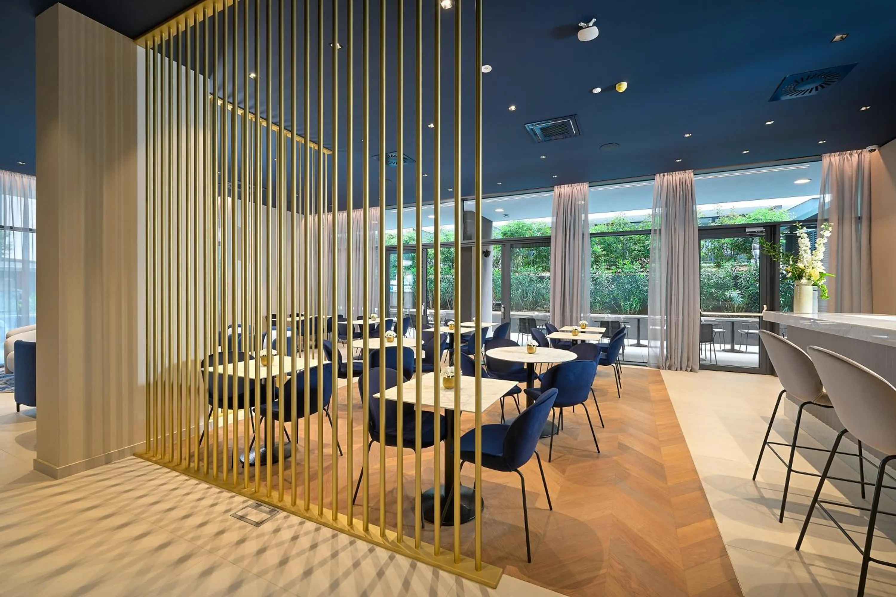 Restaurant/places to eat in Boutique Hotel Porto