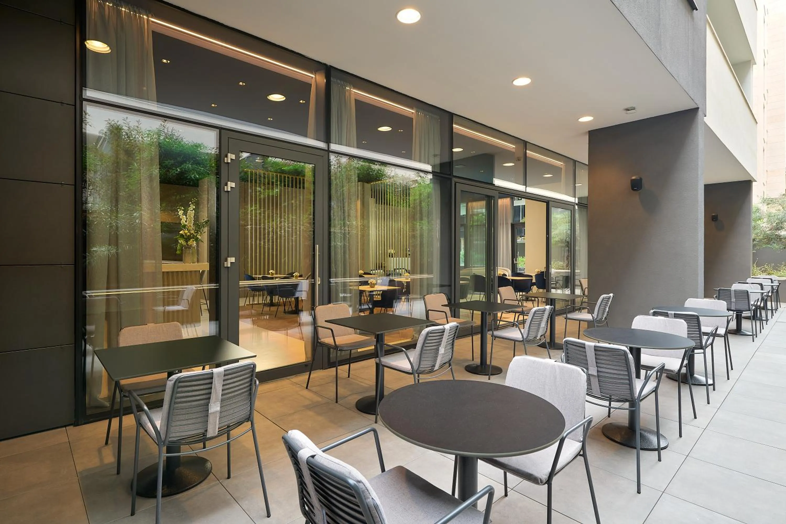 Restaurant/places to eat in Boutique Hotel Porto