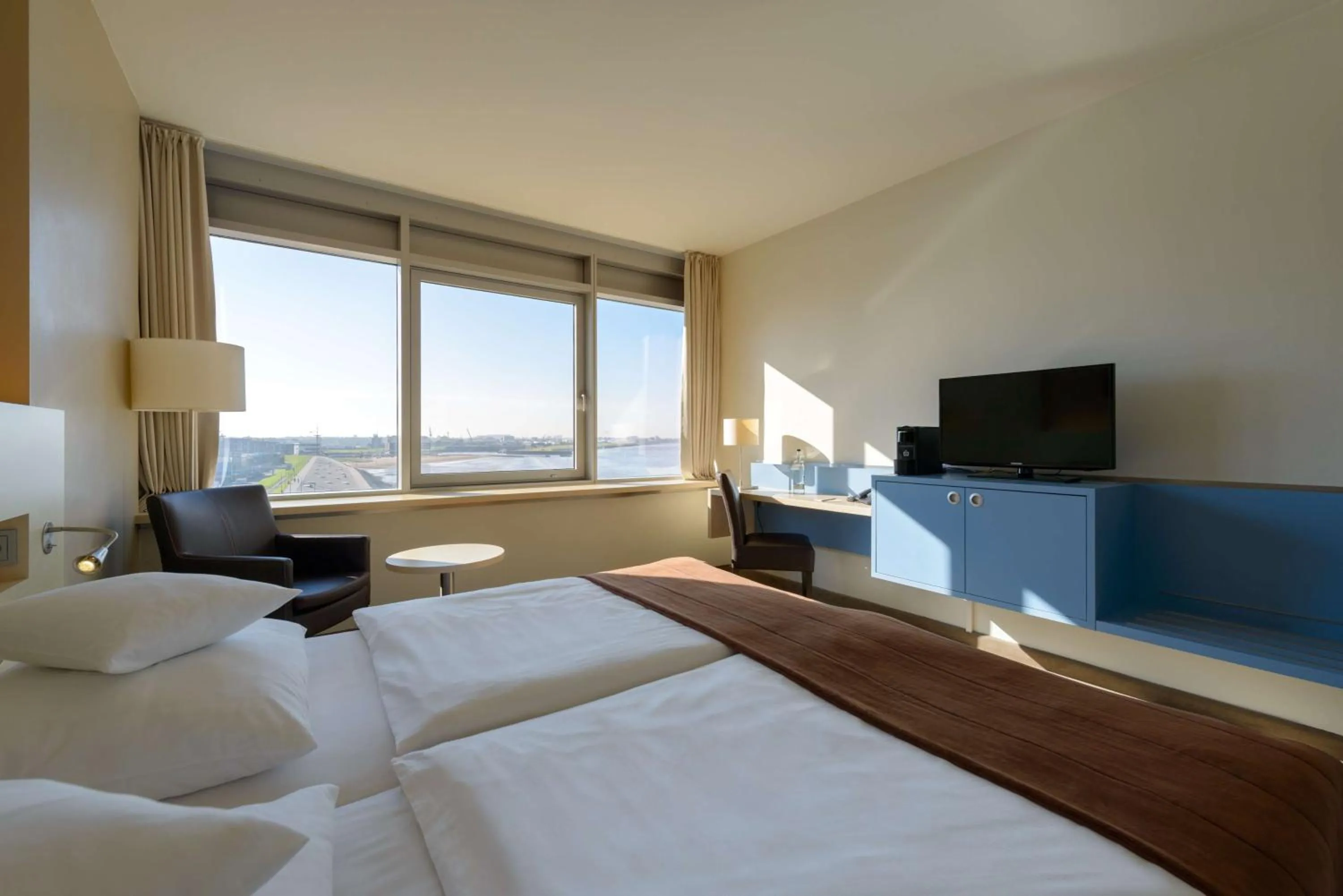 Bedroom, Bed in ATLANTIC Hotel Sail City