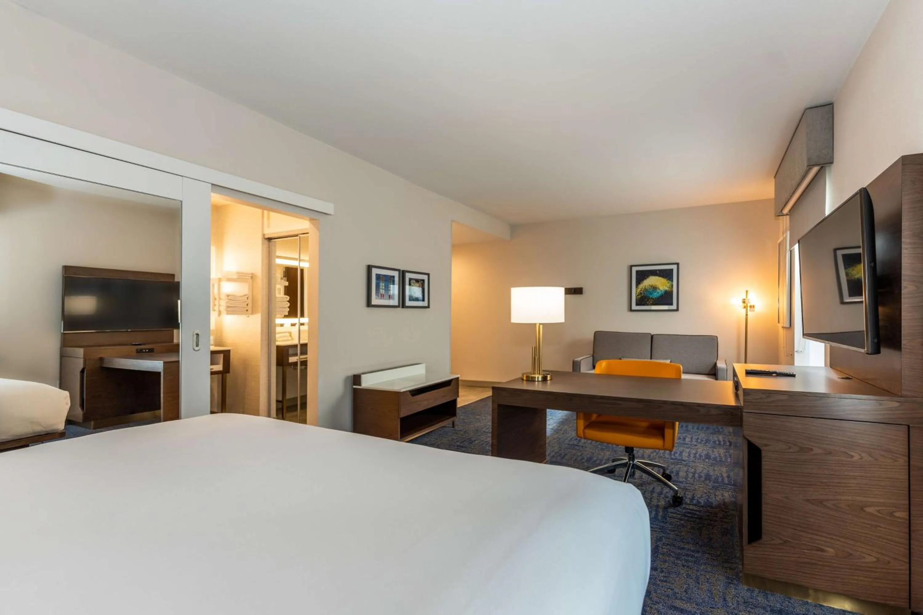 Bedroom, Bed in Hampton Inn & Suites Sugar Land, Tx